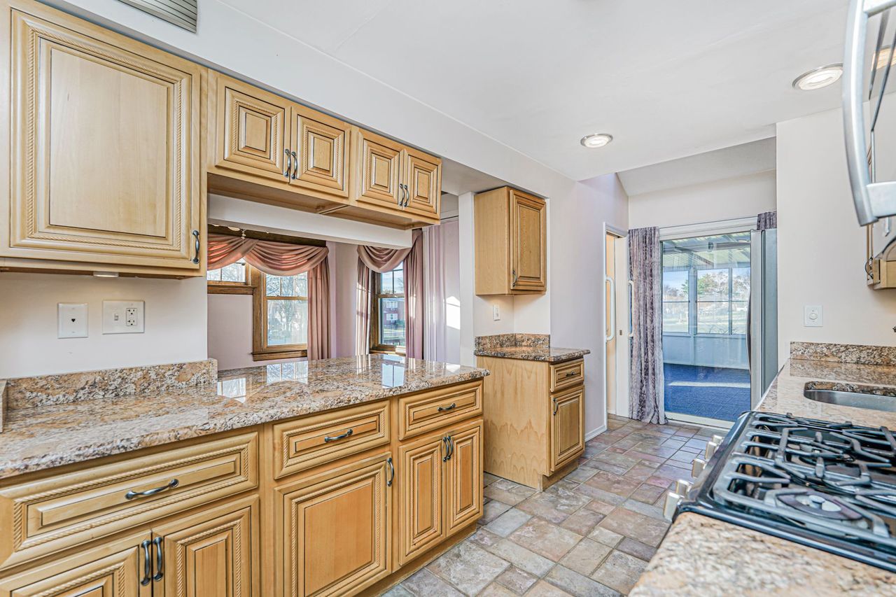 Staten Island, New York, 10314, United States, 3 Bedrooms Bedrooms, ,2 BathroomsBathrooms,Residential,For Sale,1996455