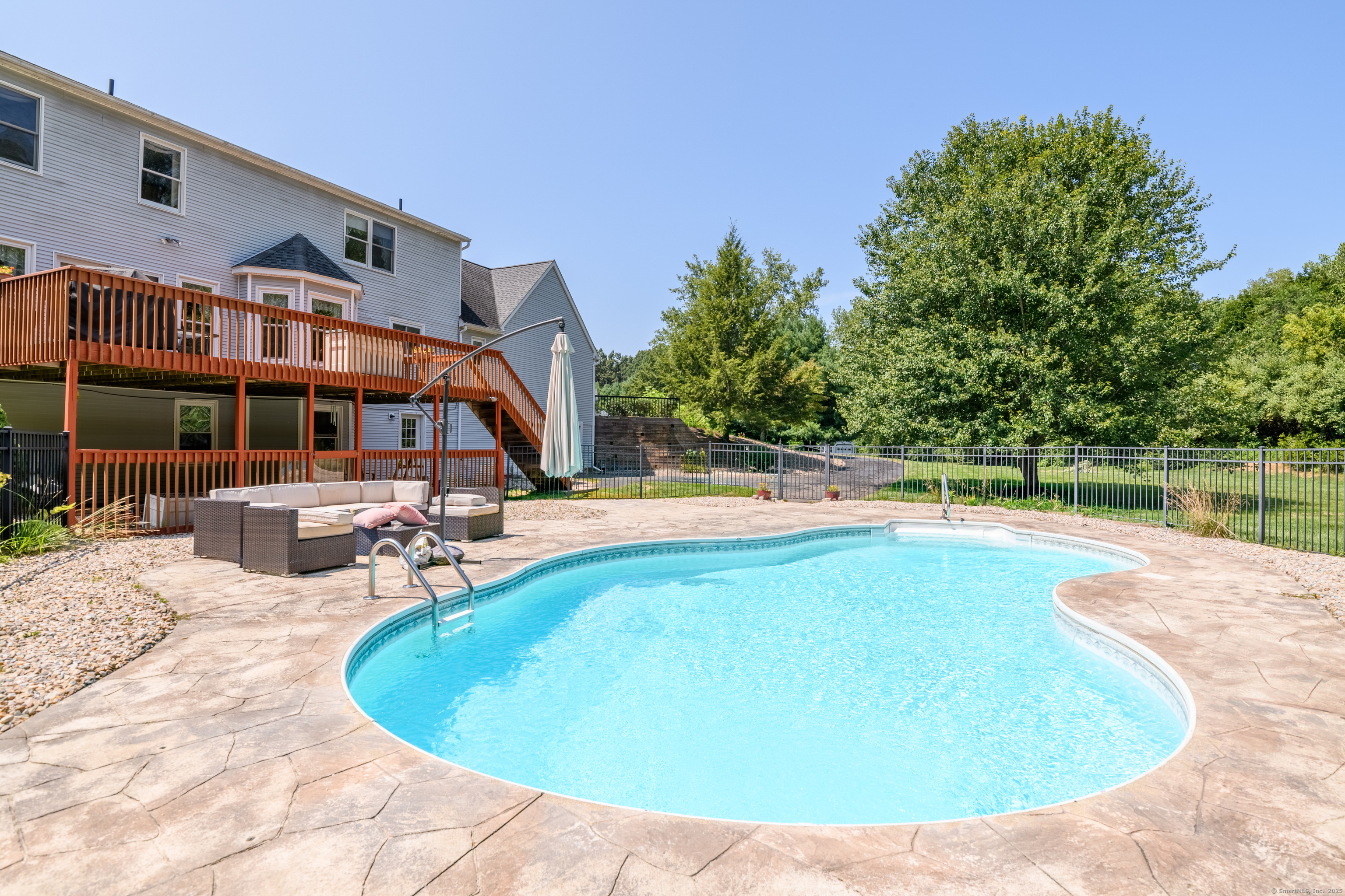 South Windsor, Connecticut, 06074, United States, 3 Bedrooms Bedrooms, ,4 BathroomsBathrooms,Residential,For Sale,1912297