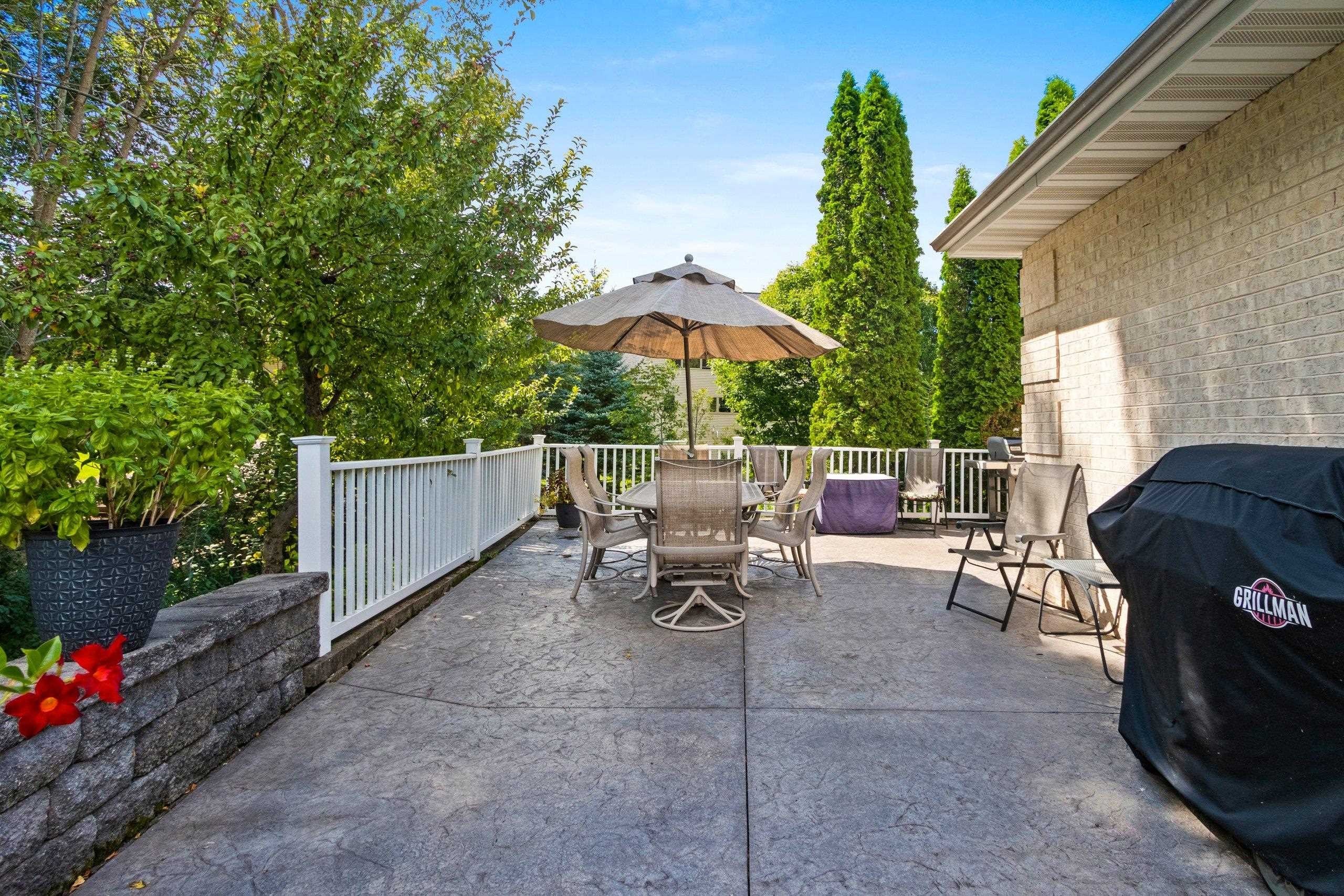 GREEN BAY, Wisconsin, 54302-5254, United States, 5 Bedrooms Bedrooms, ,4 BathroomsBathrooms,Residential,For Sale,1975812