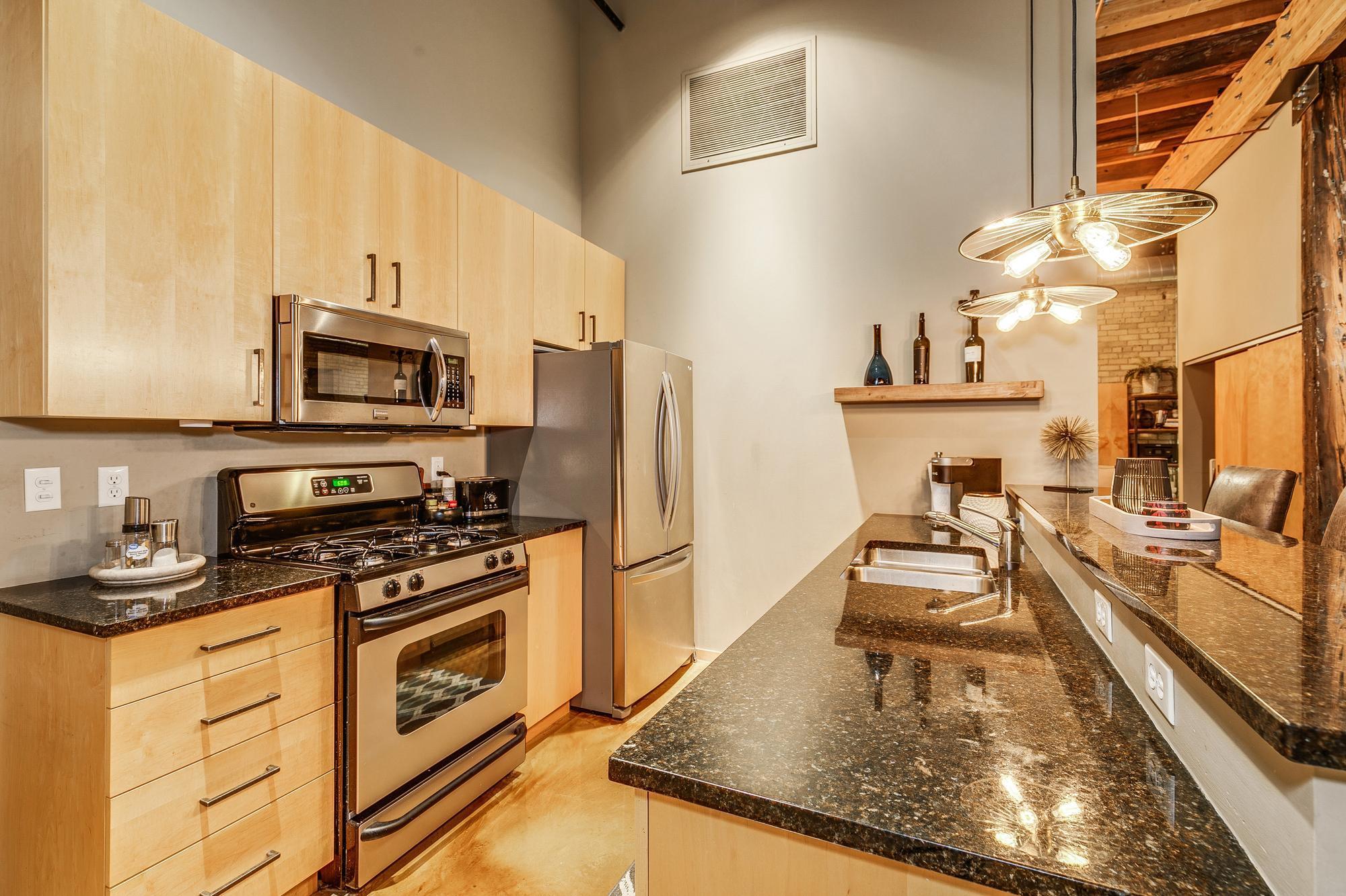 Saint Paul, Minnesota, 55101, United States, 2 Bedrooms Bedrooms, ,1 BathroomBathrooms,Residential,For Sale,1794377