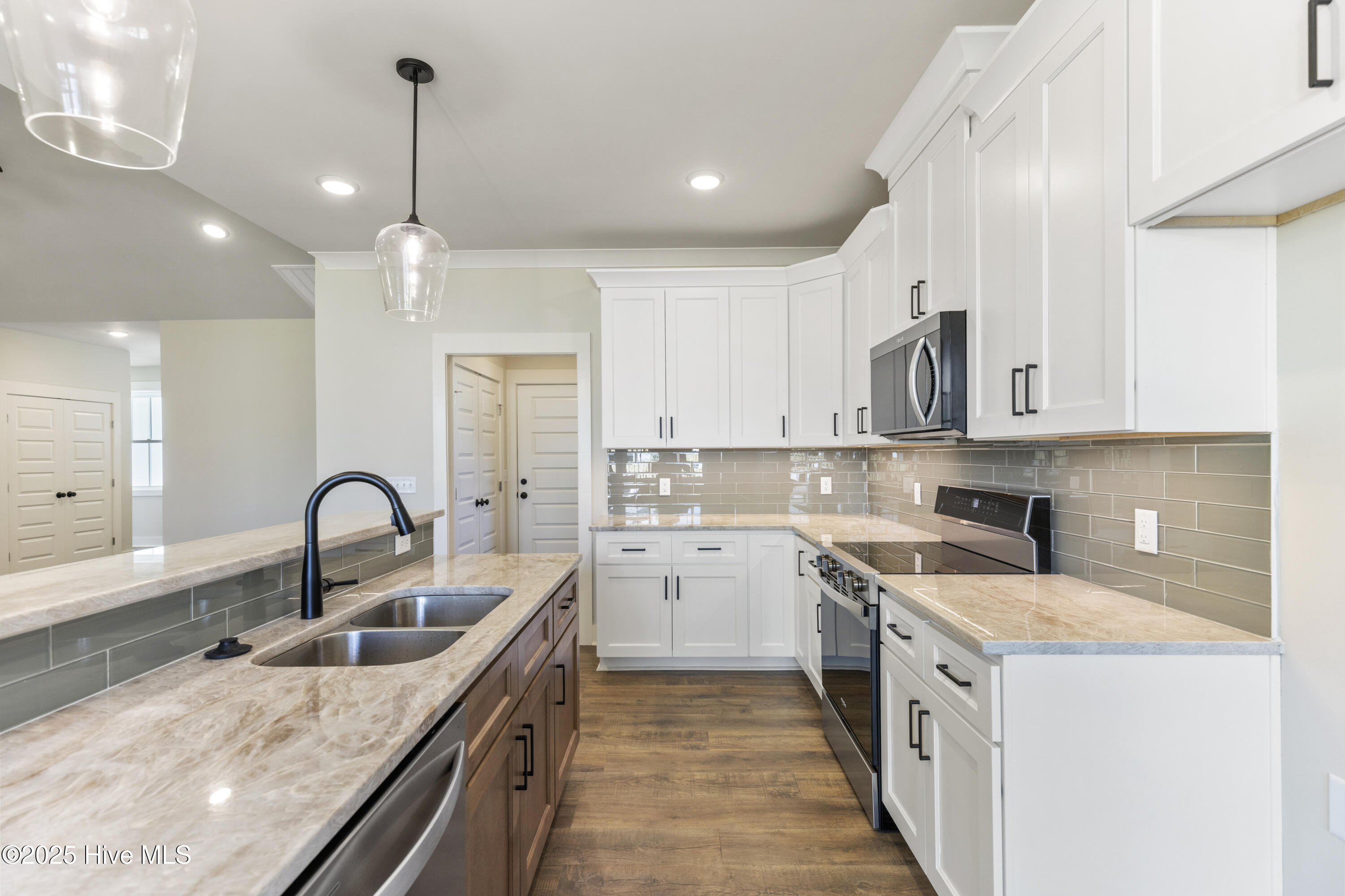 Carolina Beach, North Carolina, 28428, United States, 3 Bedrooms Bedrooms, ,2 BathroomsBathrooms,Residential,For Sale,1992087