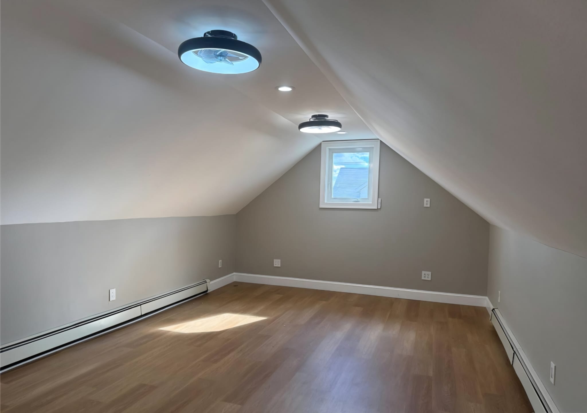 Little Ferry, New Jersey, 07643, United States, 5 Bedrooms Bedrooms, ,2 BathroomsBathrooms,Residential,For Sale,1983964