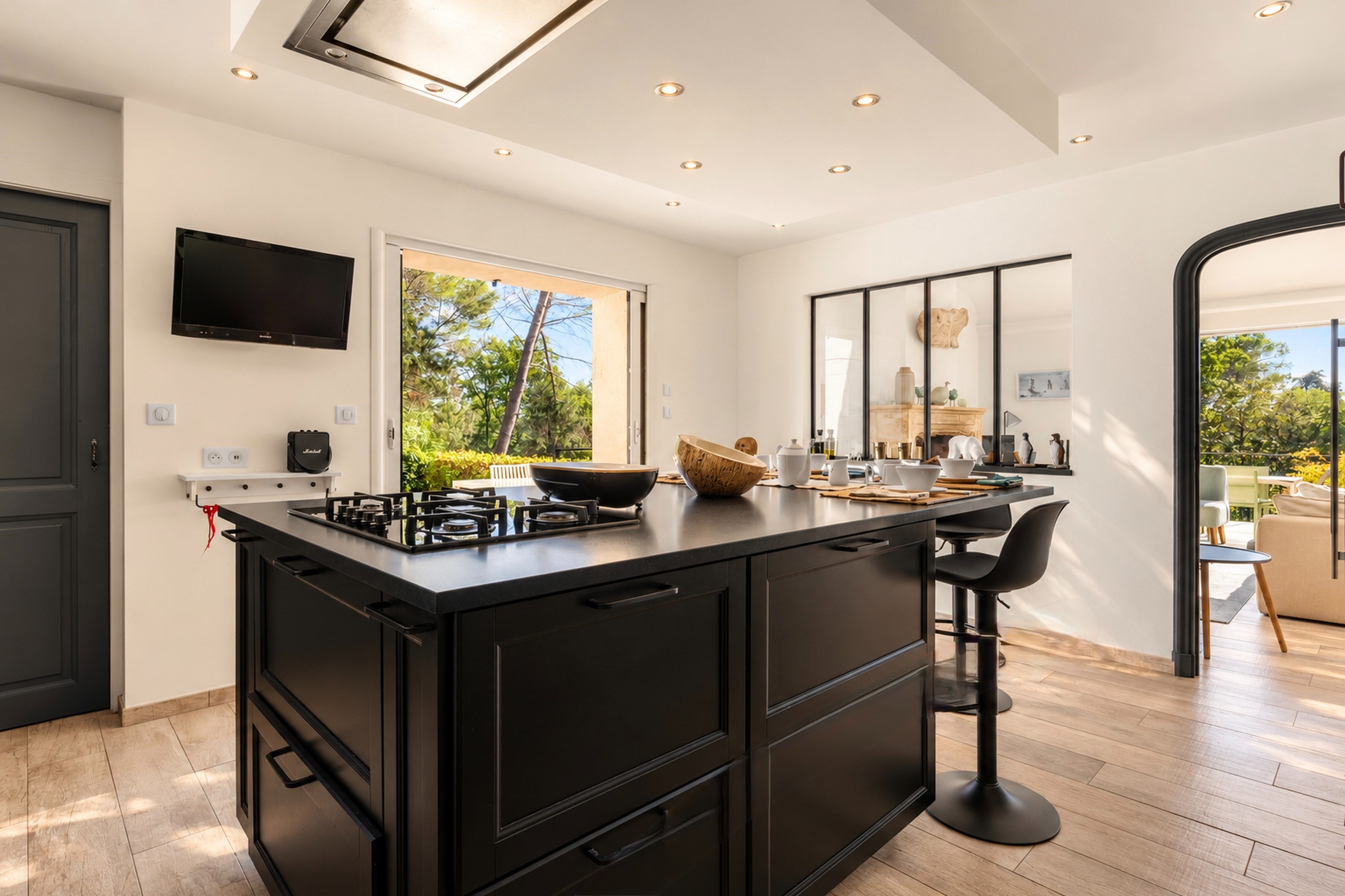  Exclusive listing: Property with guest accommodation in a private estate - 物件實景