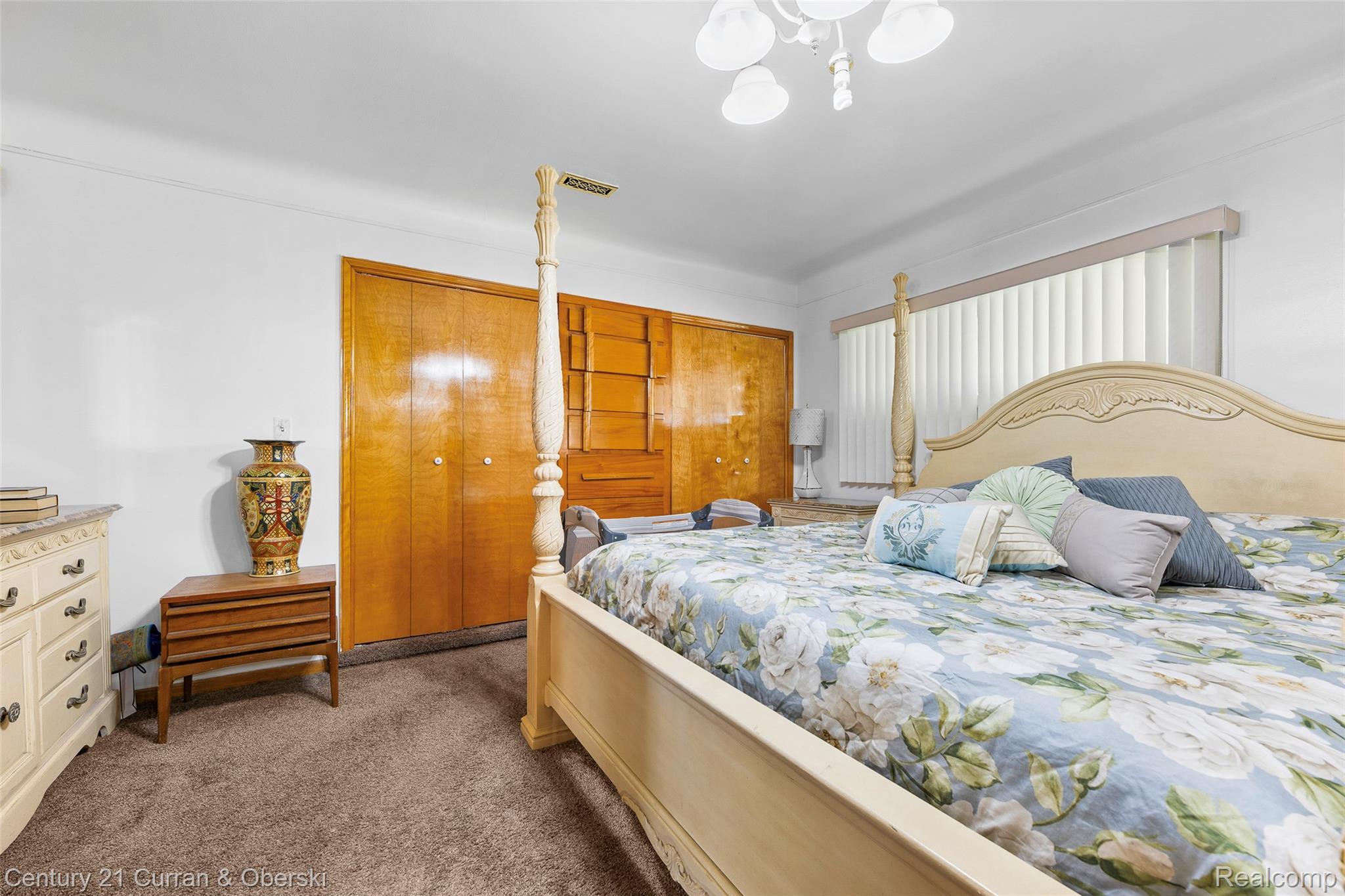 Dearborn, Michigan, 48126, United States, 3 Bedrooms Bedrooms, ,4 BathroomsBathrooms,Residential,For Sale,1979682