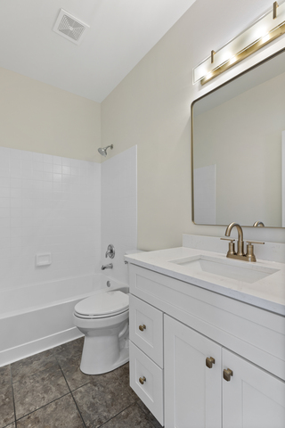 Lake in the Hills, Illinois, 60156, United States, 4 Bedrooms Bedrooms, ,3 BathroomsBathrooms,Residential,For Sale,1987015