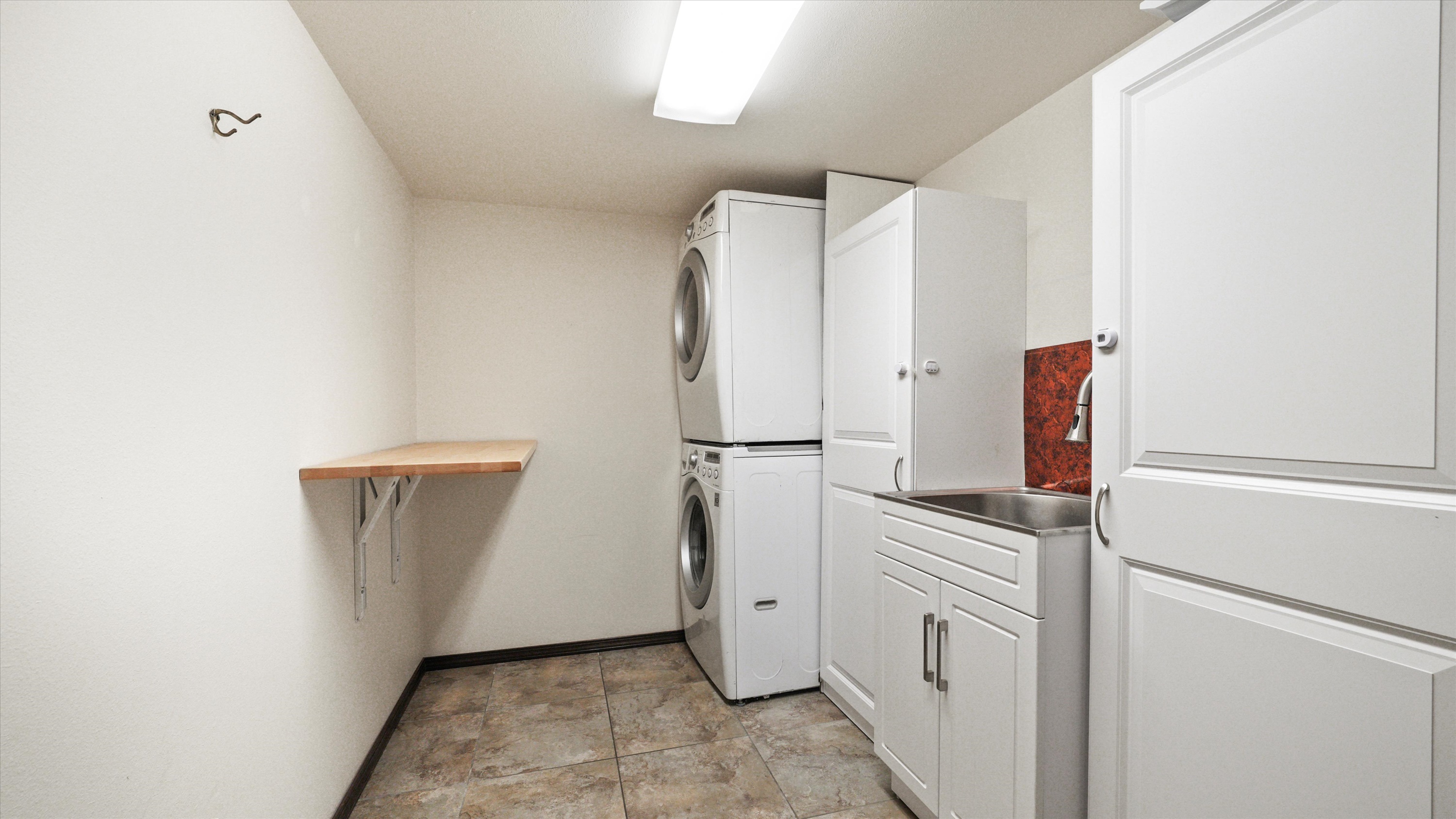  Updated and move in ready - 物件實景