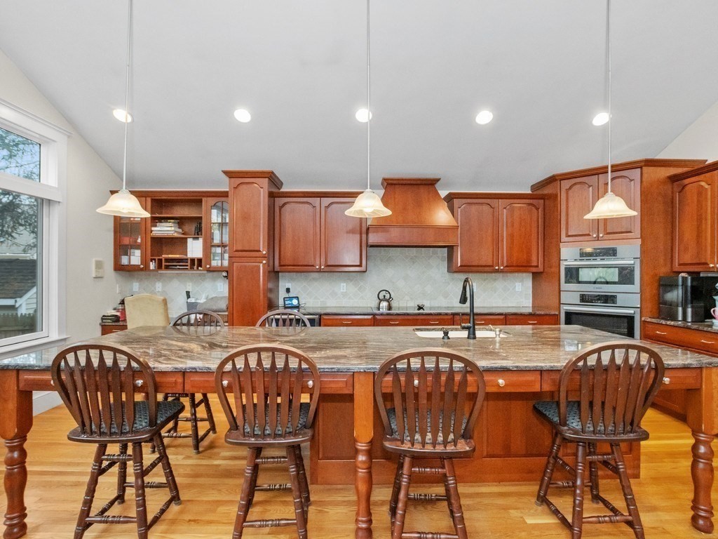 Waltham, Massachusetts, 02451, United States, 4 Bedrooms Bedrooms, ,4 BathroomsBathrooms,Residential,For Sale,1996187