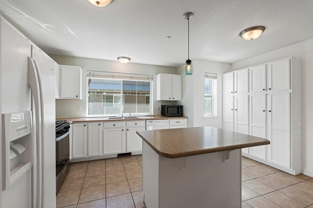 Durango, Colorado, 81301, United States, 2 Bedrooms Bedrooms, ,2 BathroomsBathrooms,Residential,For Sale,1873878