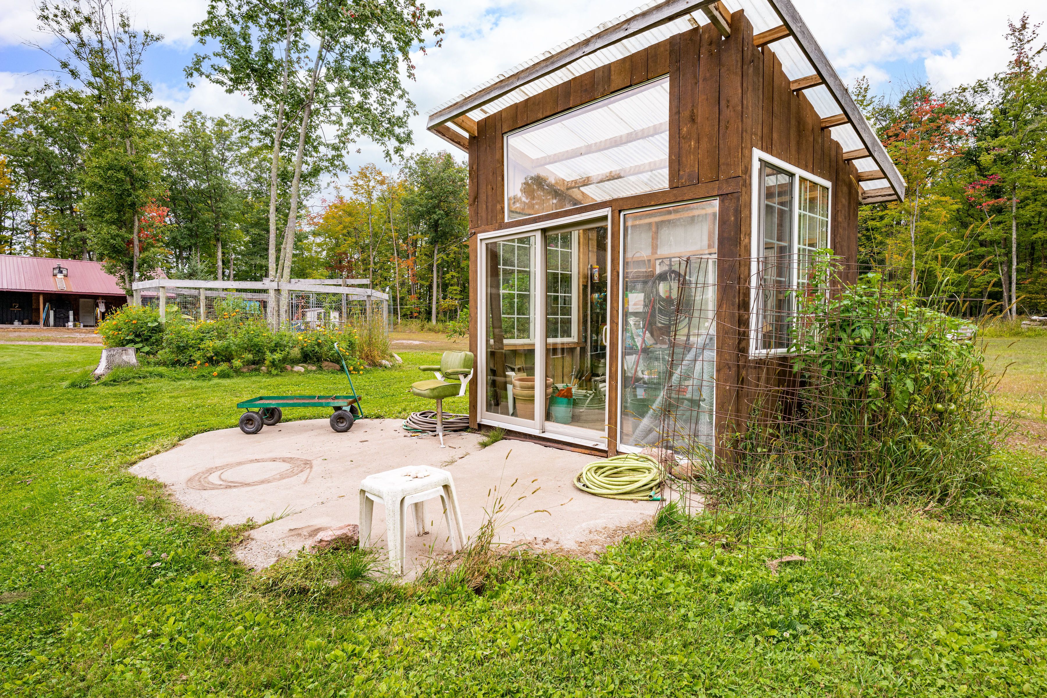  Luxury Woodland Retreat with Custom Craftsmanship and Treehouse Escape - 物件實景