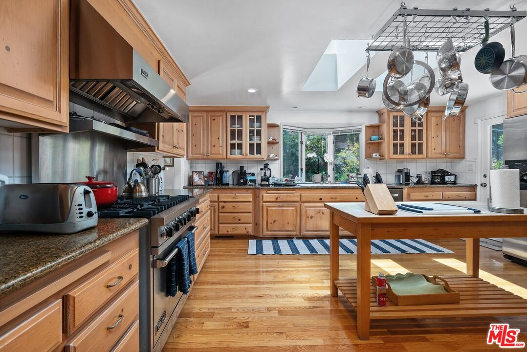 Calabasas, California, 91302, United States, 4 Bedrooms Bedrooms, ,3 BathroomsBathrooms,Residential,For Sale,1896554