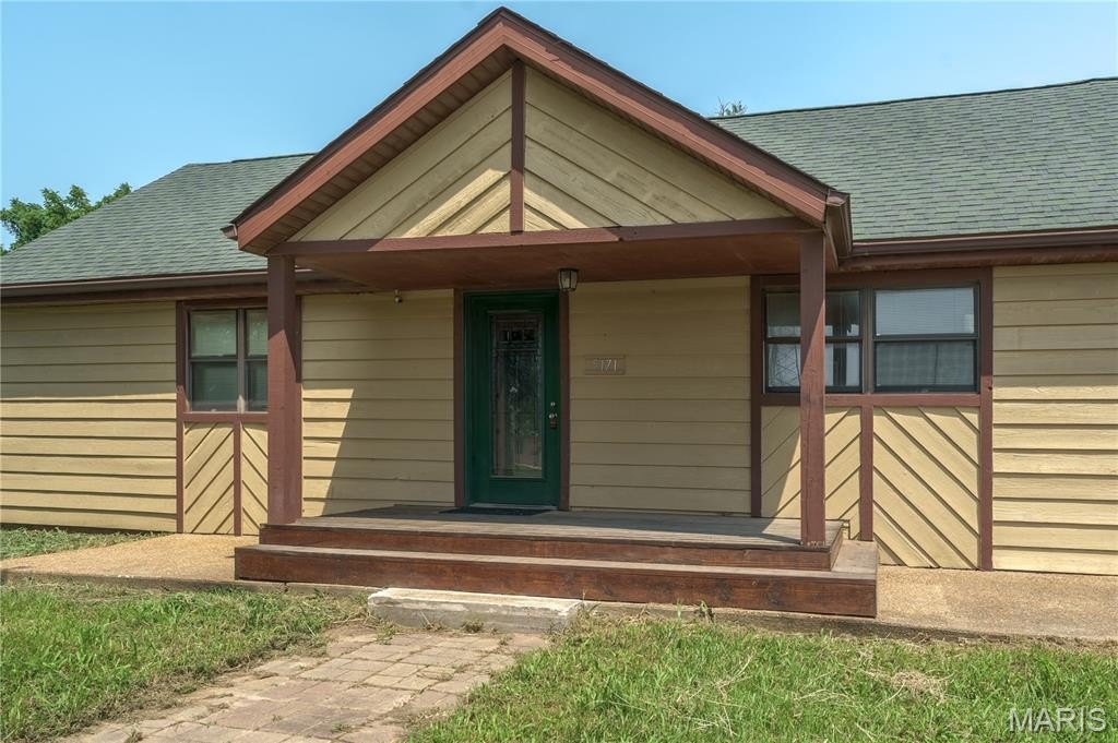 Edwardsville, Illinois, 62025, United States, 5 Bedrooms Bedrooms, ,4 BathroomsBathrooms,Residential,For Sale,1975622