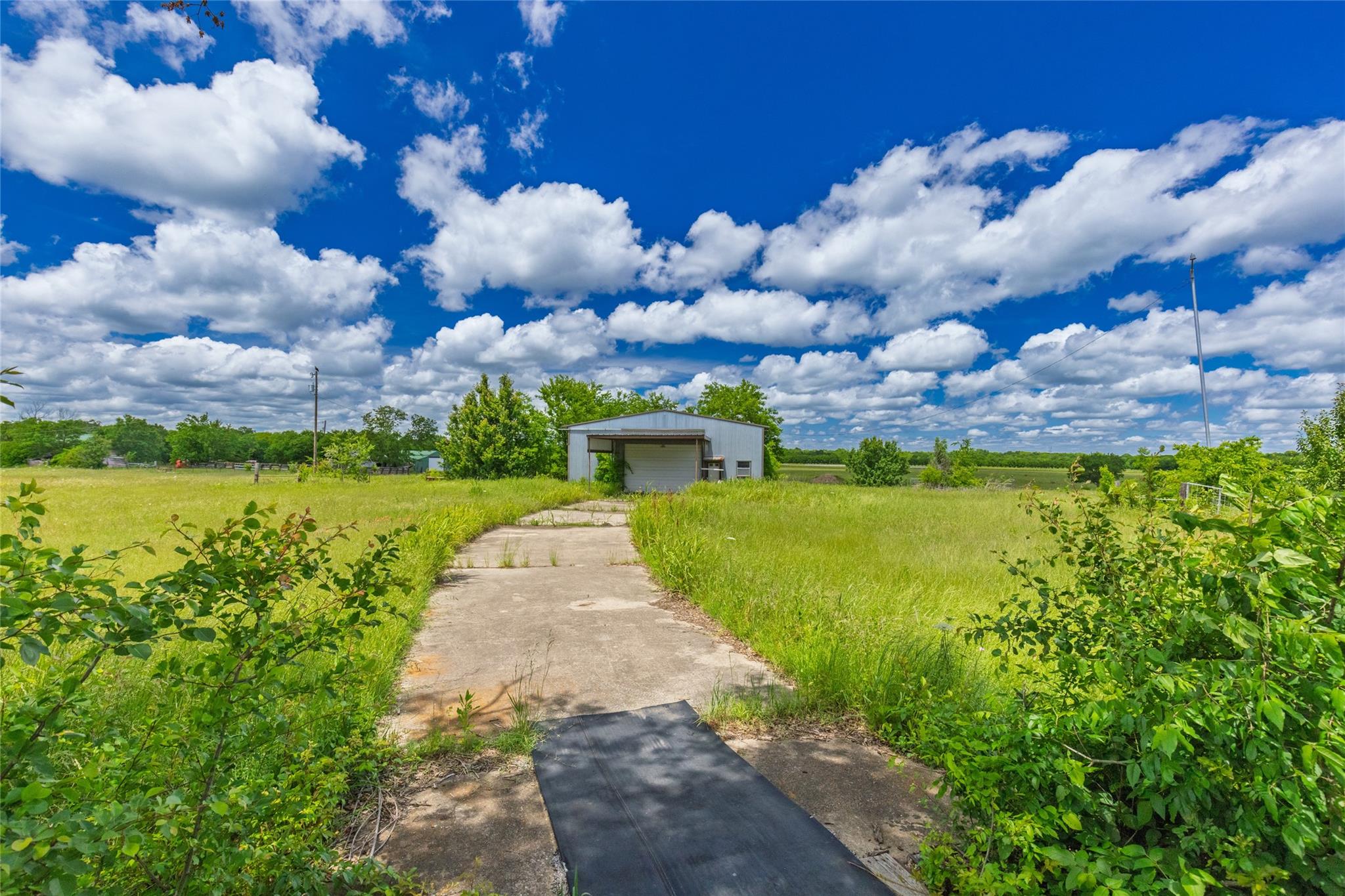 Campbell, Texas, 75442, United States, 3 Bedrooms Bedrooms, ,2 BathroomsBathrooms,Residential,For Sale,1854450
