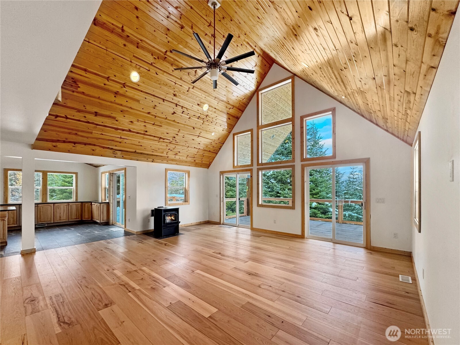 Cle Elum, Washington, 98922, United States, 3 Bedrooms Bedrooms, ,2 BathroomsBathrooms,Residential,For Sale,2001560