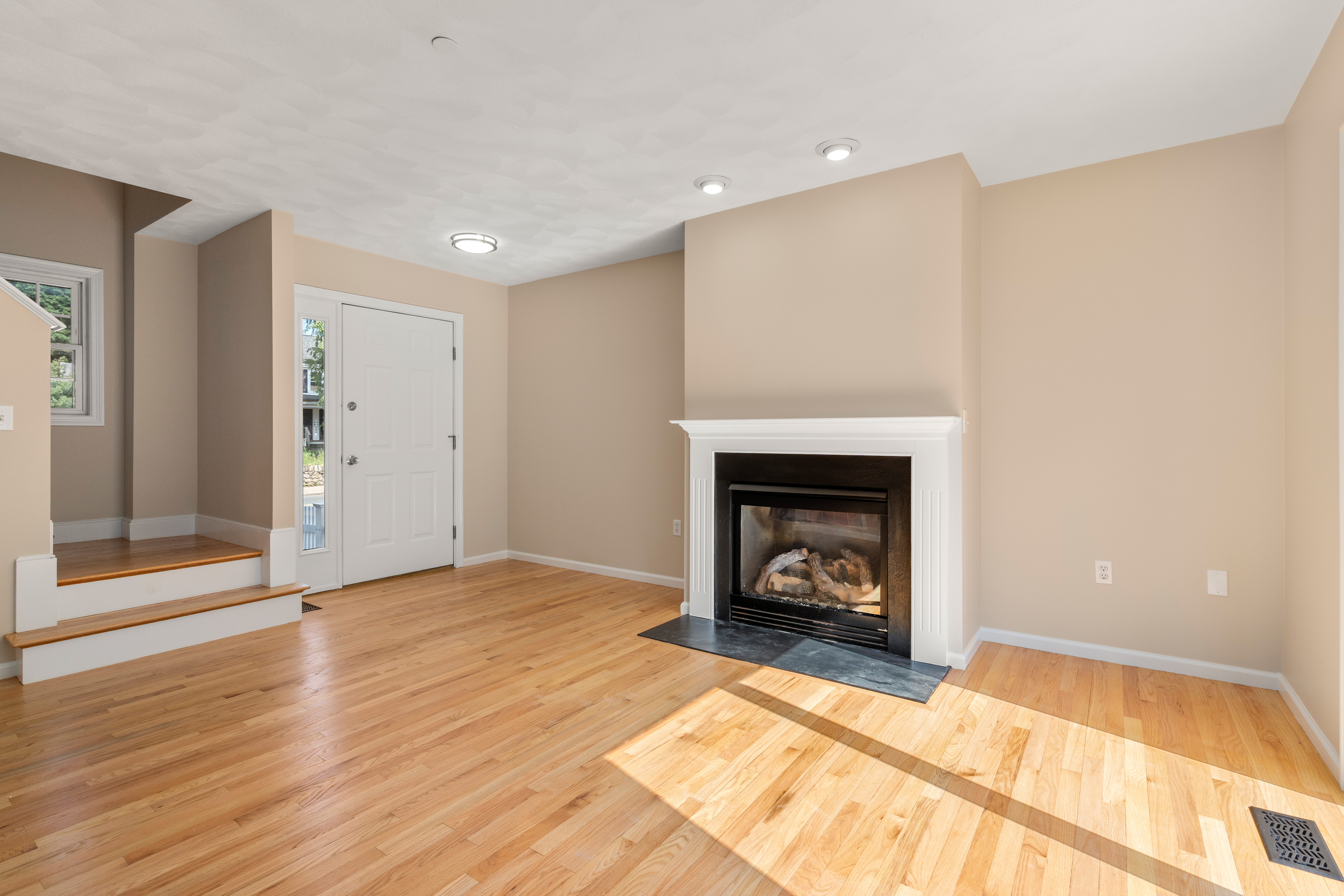  555 Main Street, Unit 6, Woburn, MA 01801 - 物件實景