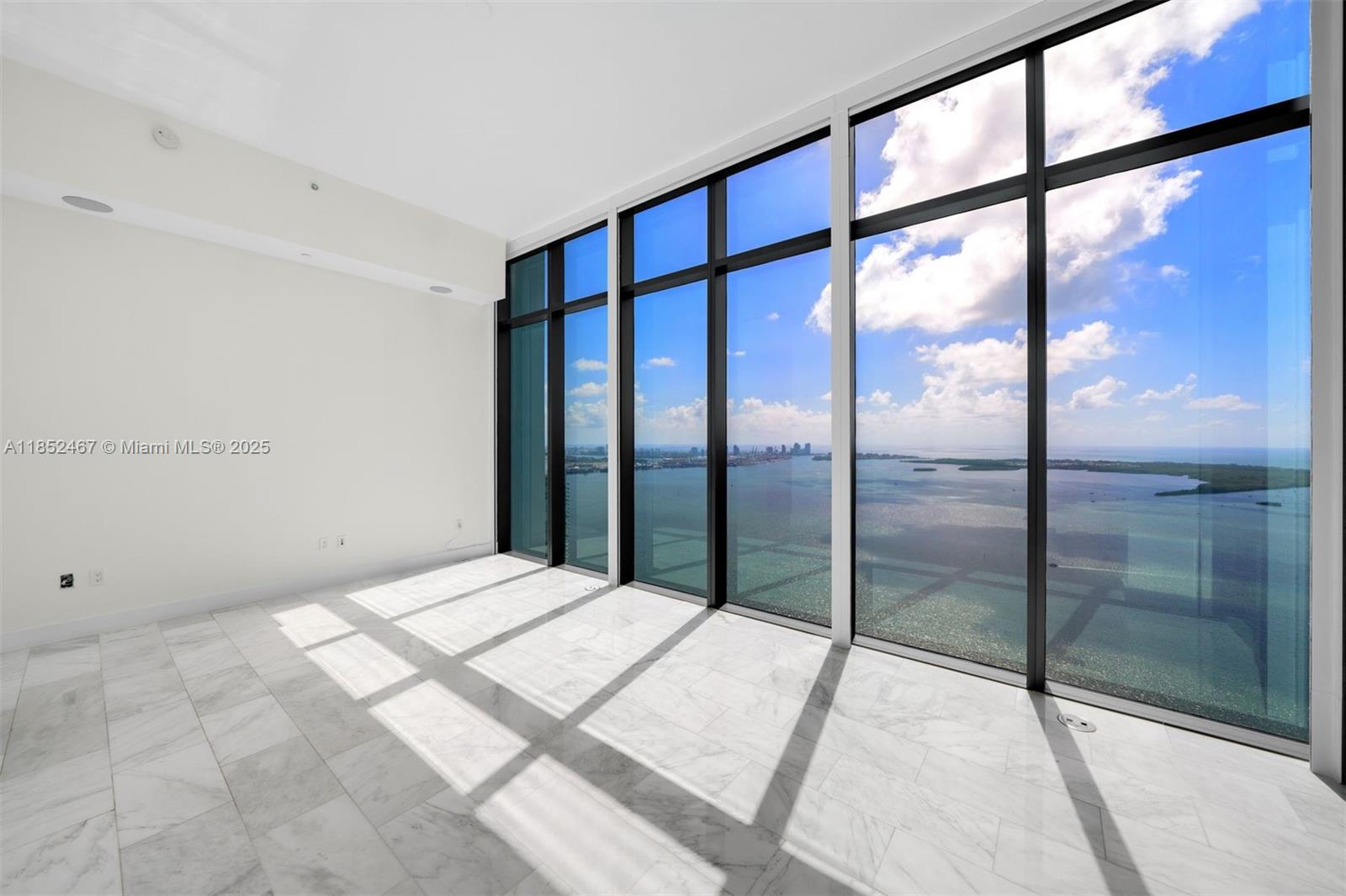 Miami, Florida, 33131, United States, 3 Bedrooms Bedrooms, ,4 BathroomsBathrooms,Residential,For Sale,1908751