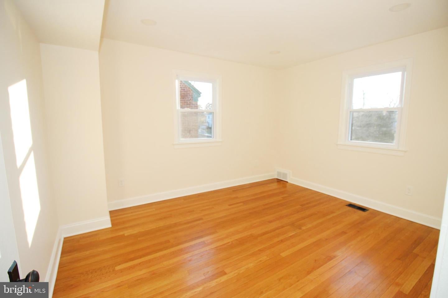 WASHINGTON, District of Columbia, 20012, United States, 4 Bedrooms Bedrooms, ,4 BathroomsBathrooms,Residential,For Sale,1783865