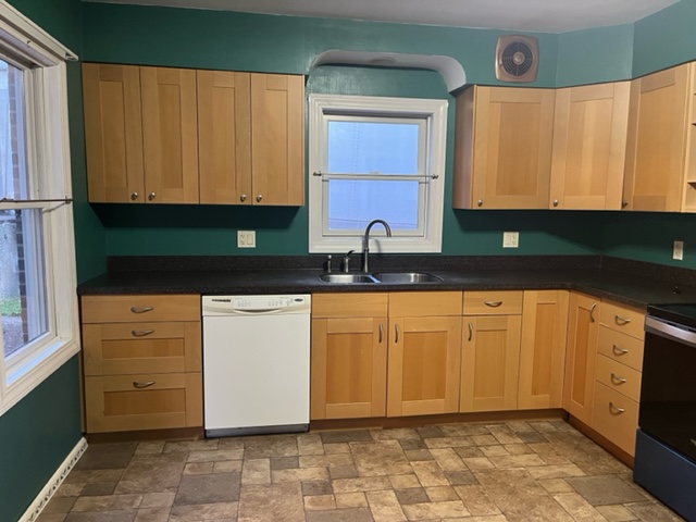 Cumberland, Rhode Island, 02864, United States, 3 Bedrooms Bedrooms, ,3 BathroomsBathrooms,Residential,For Sale,1982187