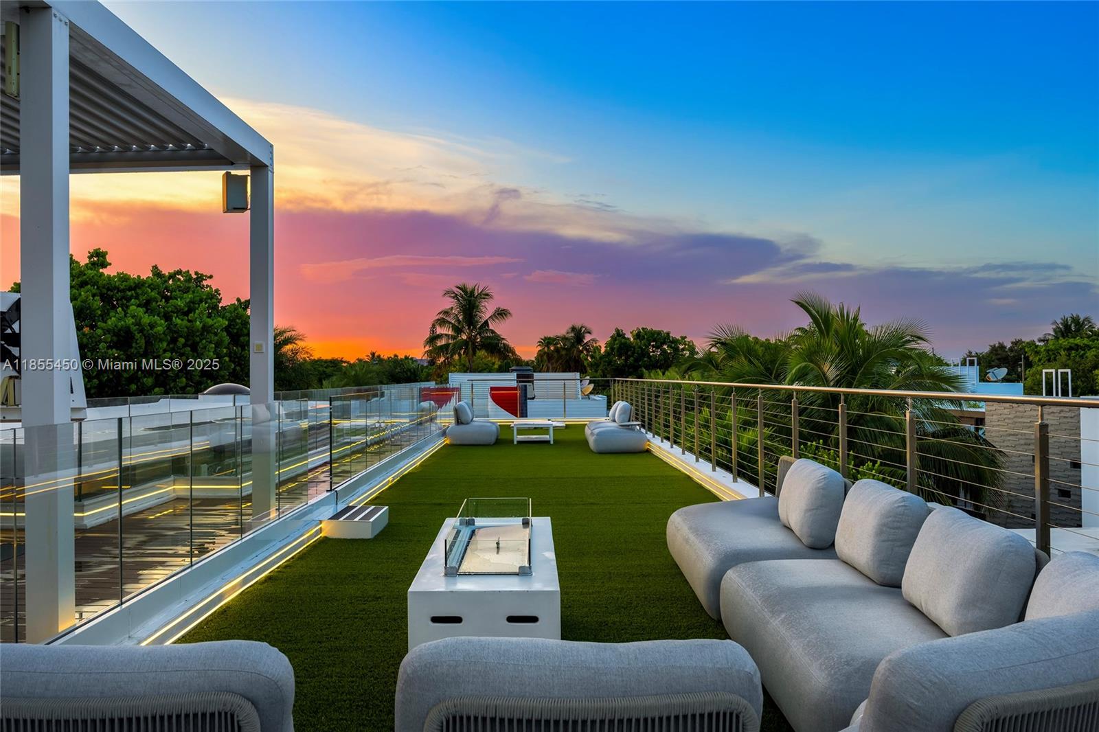 Miami Beach, Florida, 33140, United States, 5 Bedrooms Bedrooms, ,8 BathroomsBathrooms,Residential,For Sale,1918042