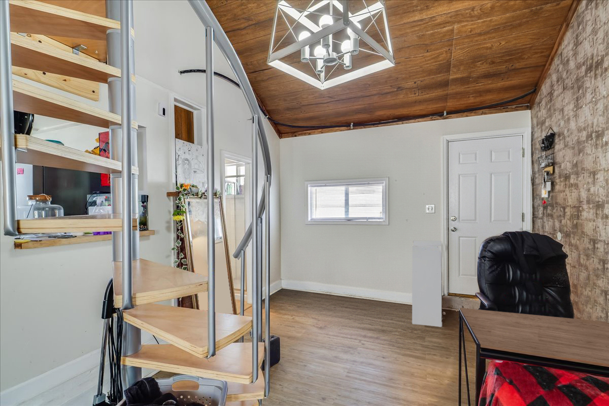 Cheyenne, Wyoming, 82001, United States, 4 Bedrooms Bedrooms, ,4 BathroomsBathrooms,Residential,For Sale,1978140