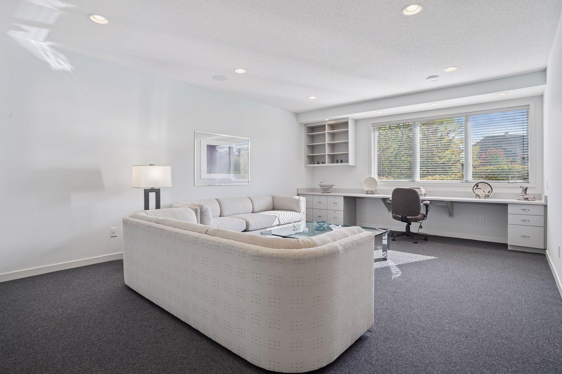 Lilydale, Minnesota, 55118, United States, 3 Bedrooms Bedrooms, ,3 BathroomsBathrooms,Residential,For Sale,1989452