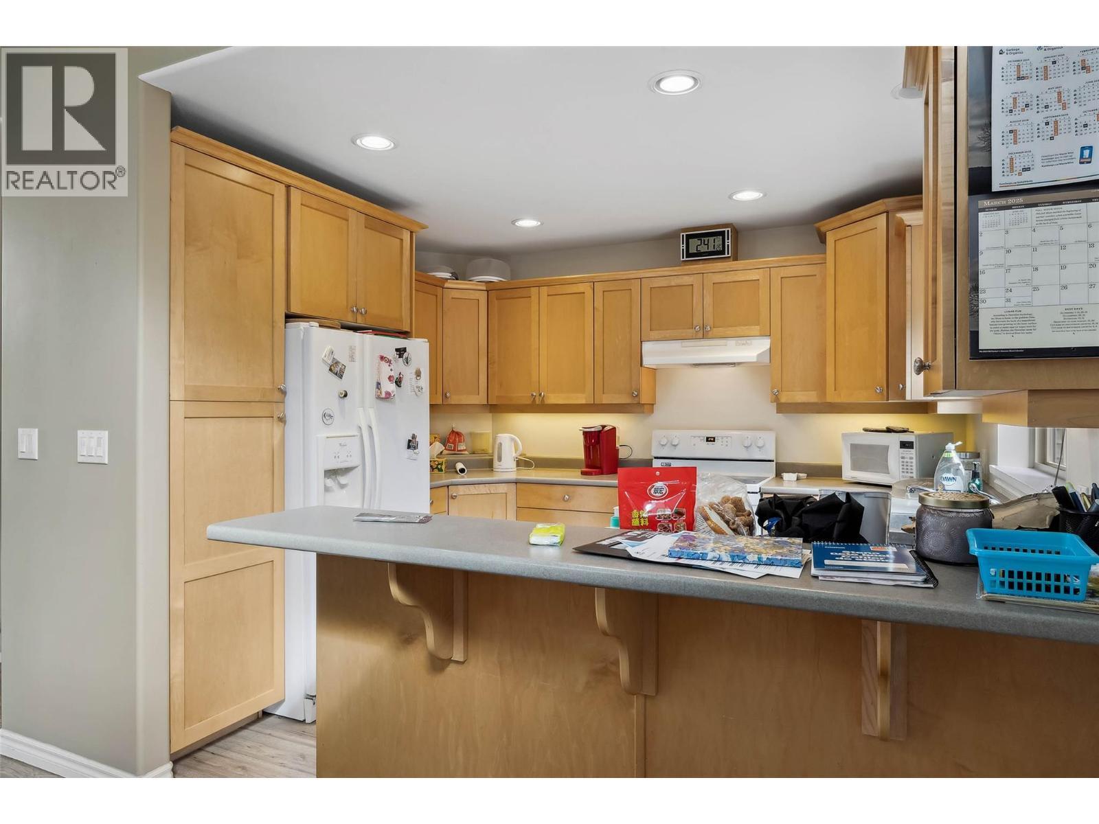 KAMLOOPS, British Columbia, V1S 1X9, CA, 4 Bedrooms Bedrooms, ,2 BathroomsBathrooms,Residential,For Sale,1950307