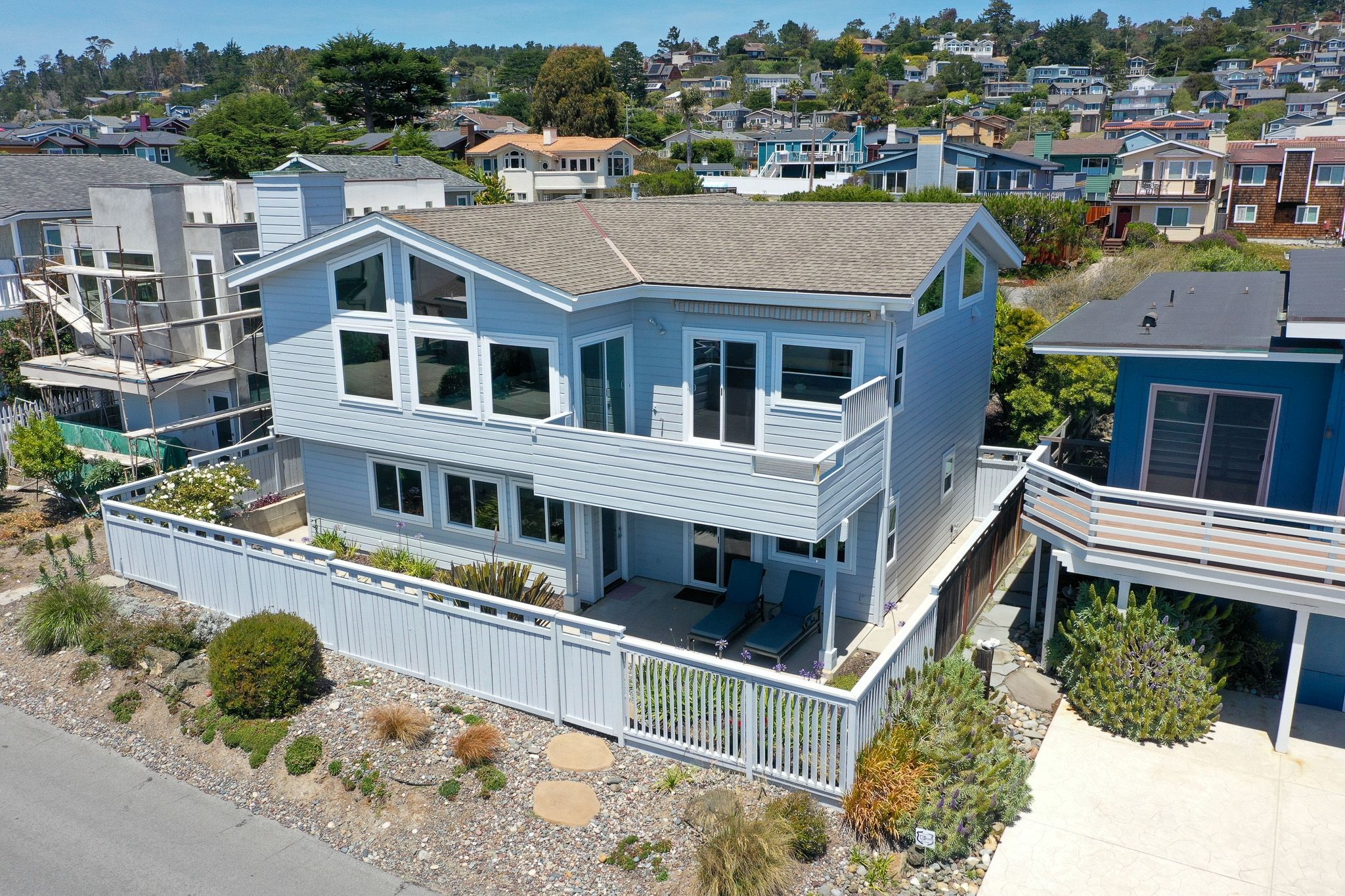  Ocean Views & Coastal Living in Coveted Marine Terrace - 物件實景