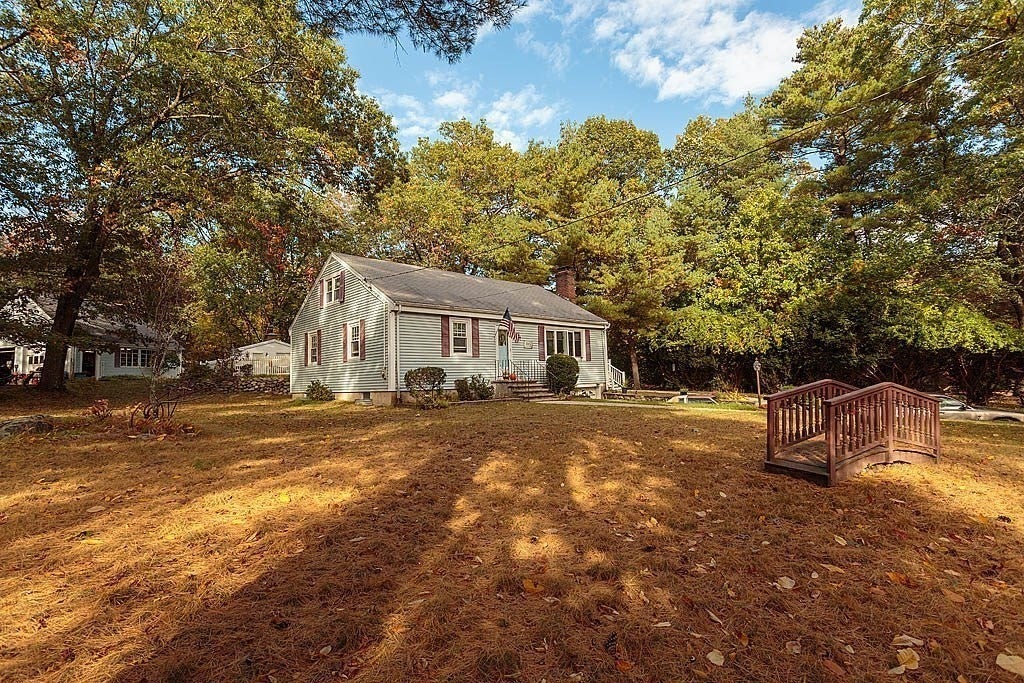 Old Russell St, Woburn, MA 01801