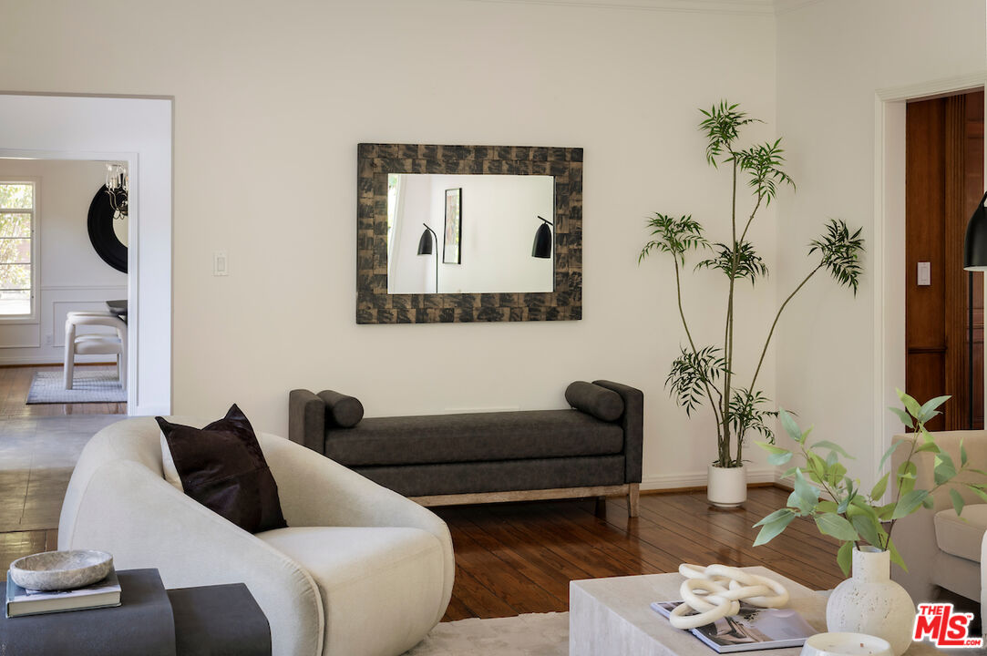 Los Angeles, California, 90068, United States, 4 Bedrooms Bedrooms, ,4 BathroomsBathrooms,Residential,For Sale,1938663