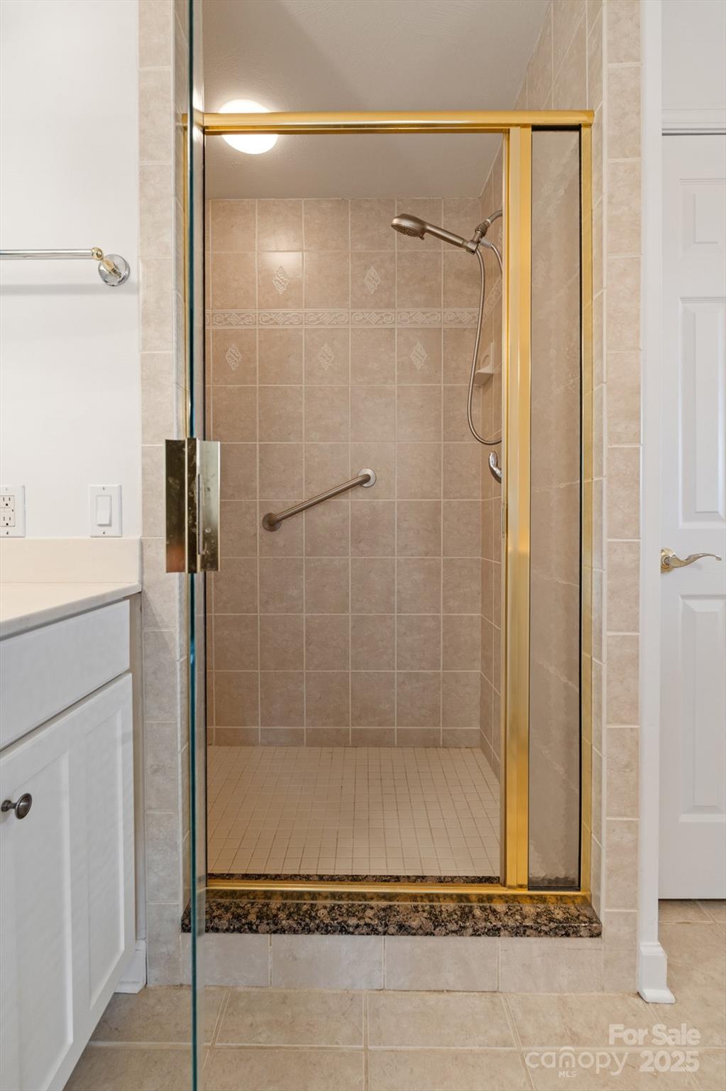 Waynesville, North Carolina, 28786, United States, 3 Bedrooms Bedrooms, ,3 BathroomsBathrooms,Residential,For Sale,1992184