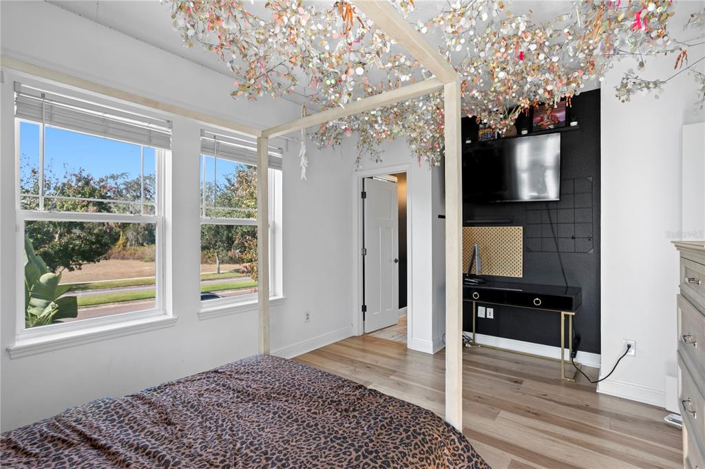 Lithia, Florida, 33547, United States, 5 Bedrooms Bedrooms, ,4 BathroomsBathrooms,Residential,For Sale,1997364