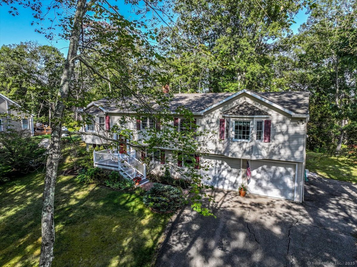 New Milford, Connecticut, 06776, United States, 3 Bedrooms Bedrooms, ,3 BathroomsBathrooms,Residential,For Sale,1948019