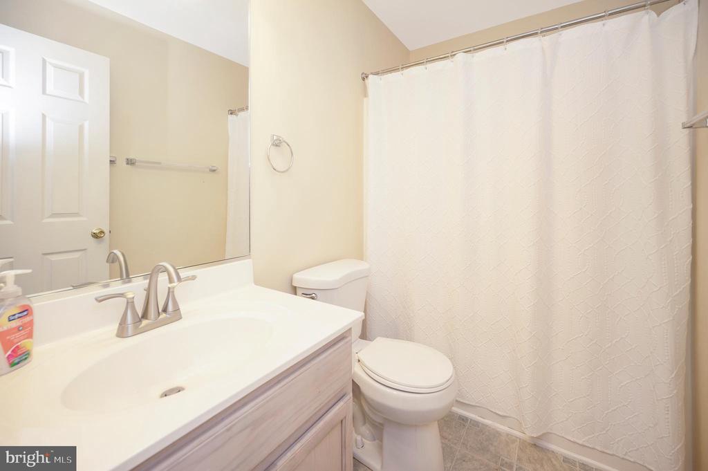 Locust Grove, Virginia, 22508, United States, 4 Bedrooms Bedrooms, ,3 BathroomsBathrooms,Residential,For Sale,1976056