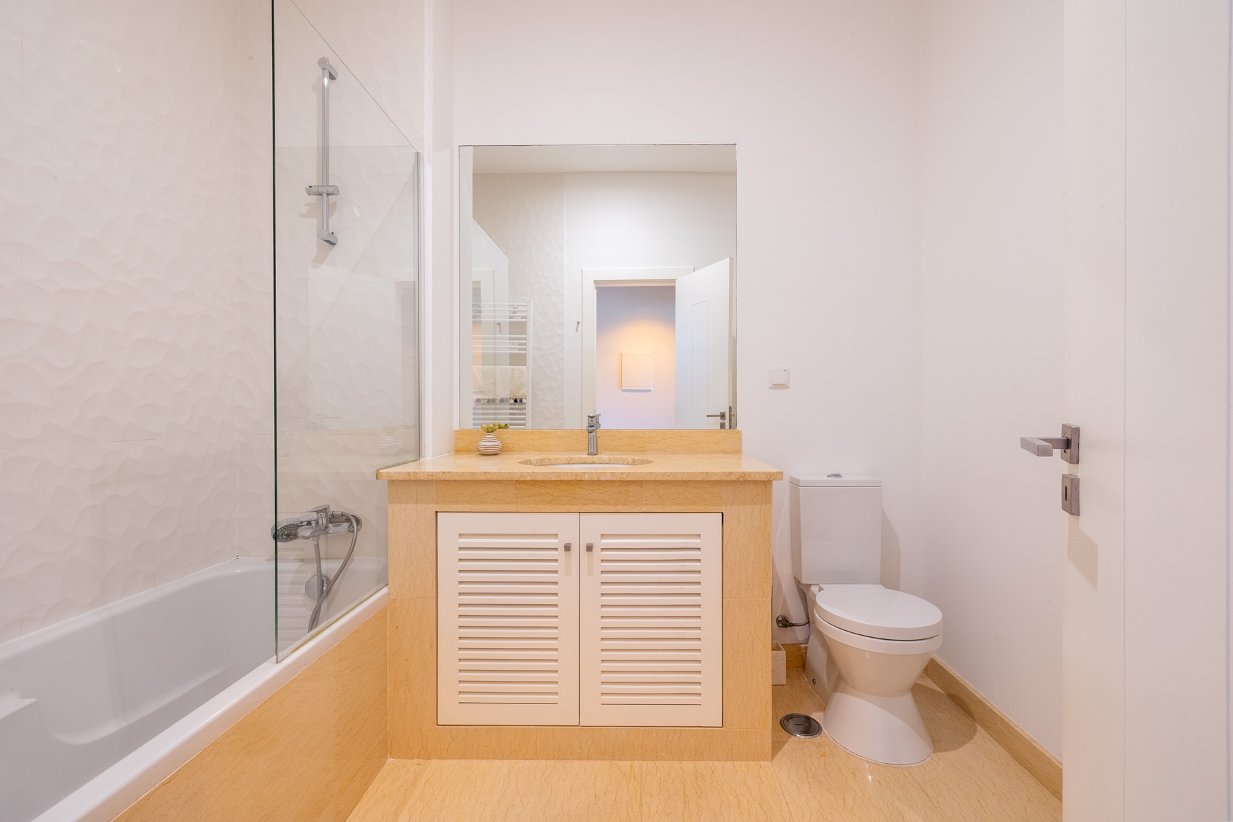  Semi-detached house, 4 bedrooms, for Sale - 物件實景