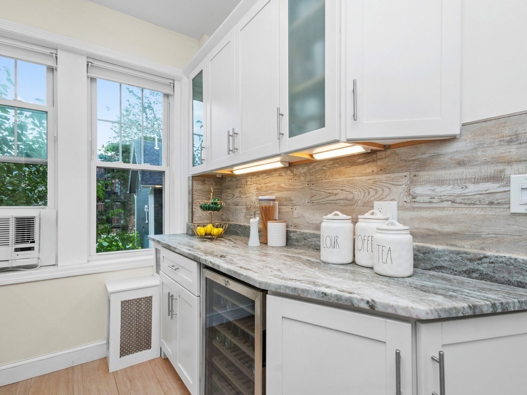 Brookline, Massachusetts, 02446, United States, 2 Bedrooms Bedrooms, ,1 BathroomBathrooms,Residential,For Sale,1934620