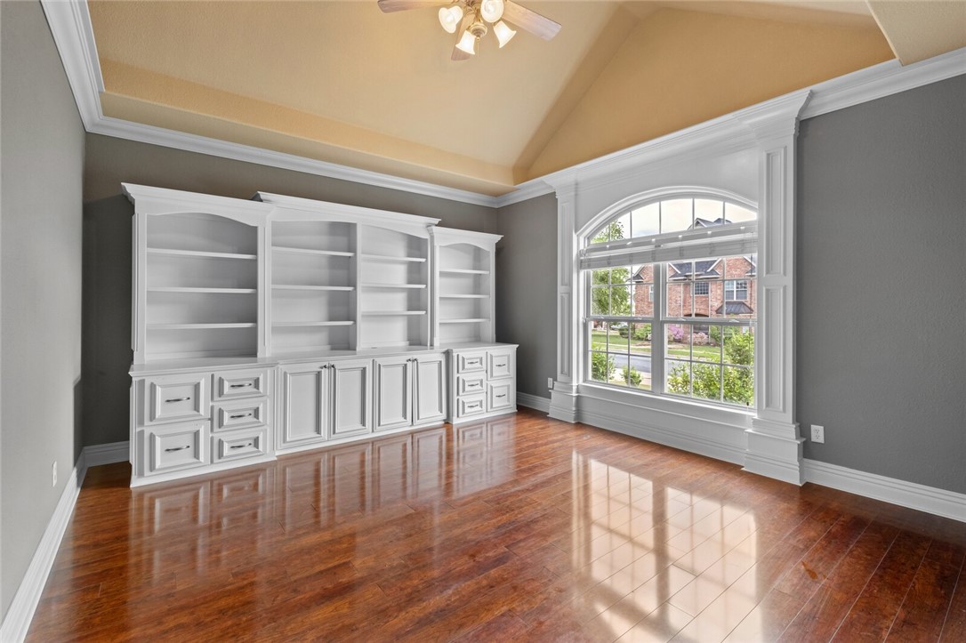 Bentonville, Arkansas, 72712, United States, 4 Bedrooms Bedrooms, ,4 BathroomsBathrooms,Residential,For Sale,1805614