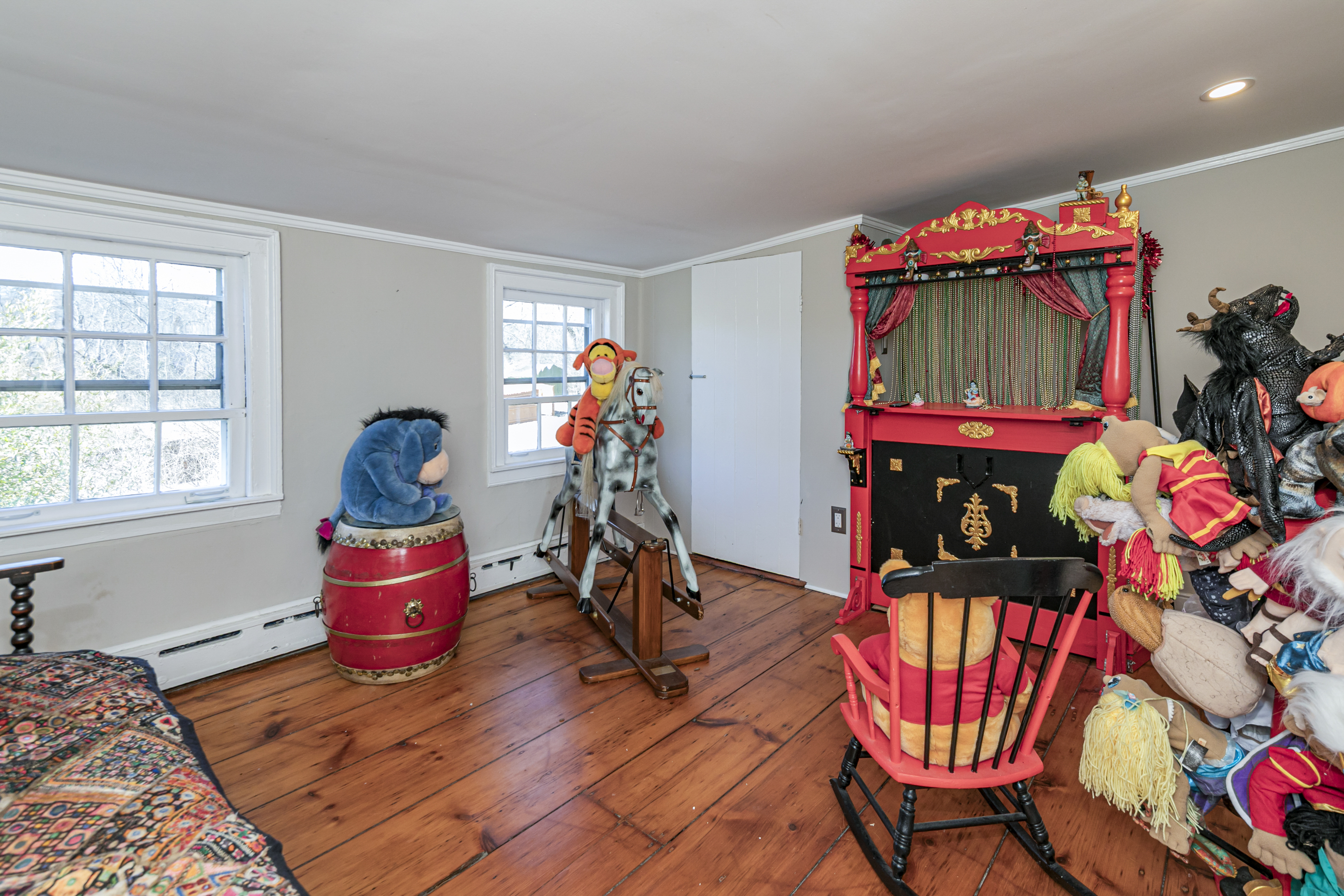  18th Century Charm and Captivating Grounds Edging Stony Brook - 物件實景