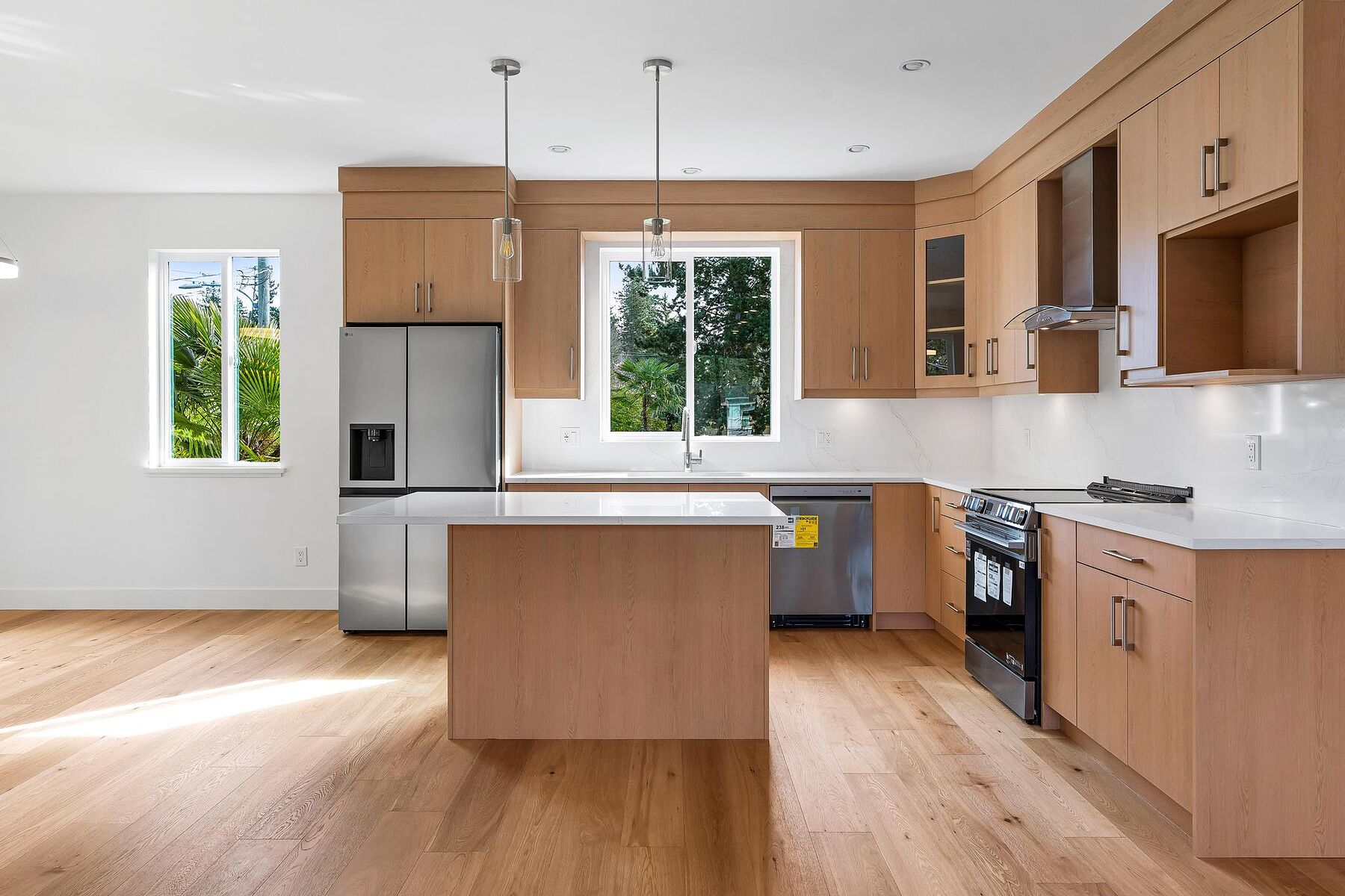  Brand New Gordon Head Townhome - 物件實景