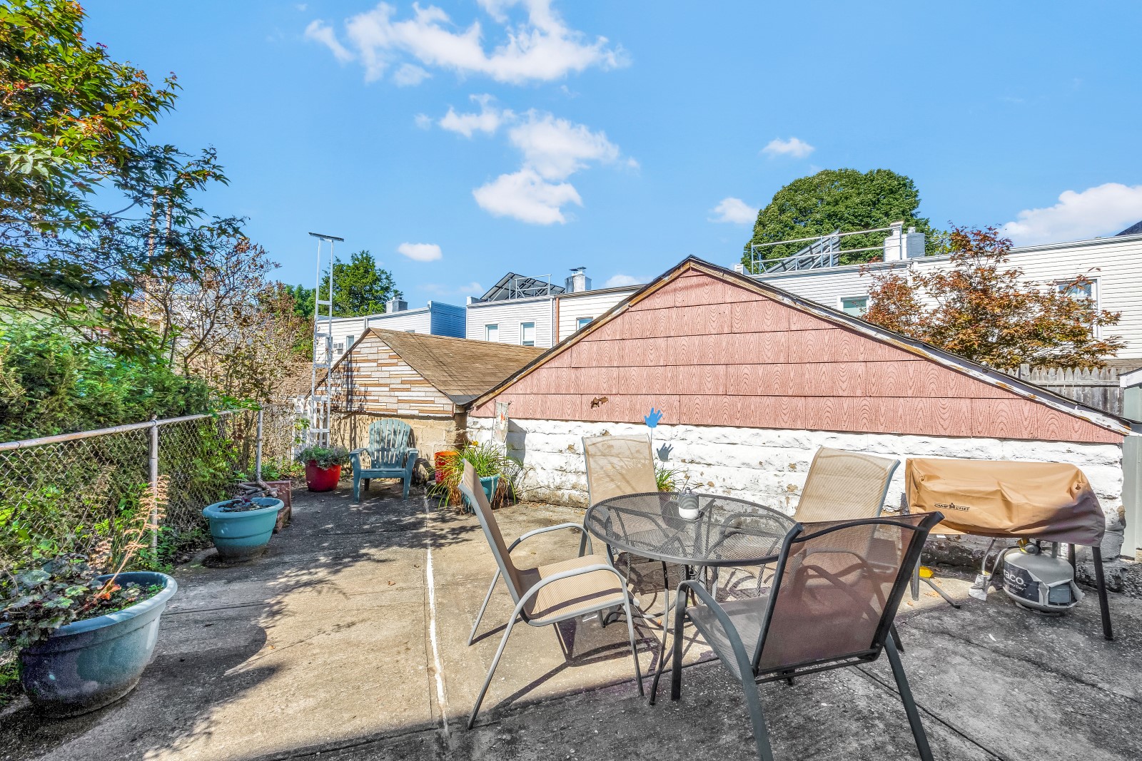 Glendale, New York, 11385, United States, 3 Bedrooms Bedrooms, ,2 BathroomsBathrooms,Residential,For Sale,1932107
