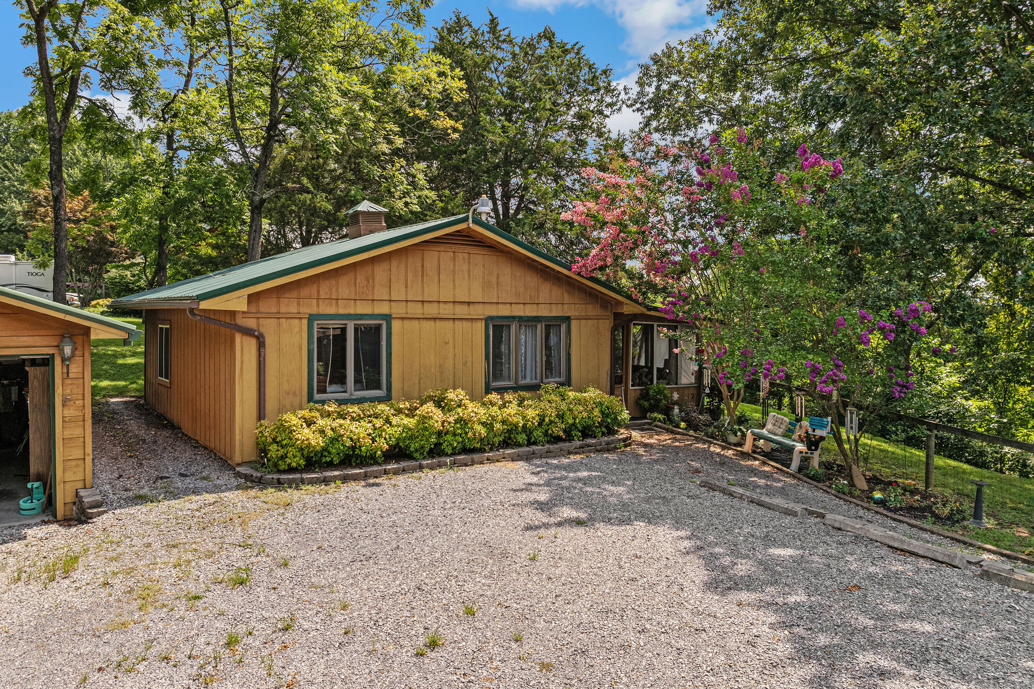 Dandridge, Tennessee, 37725, United States, 2 Bedrooms Bedrooms, ,2 BathroomsBathrooms,Residential,For Sale,1928860
