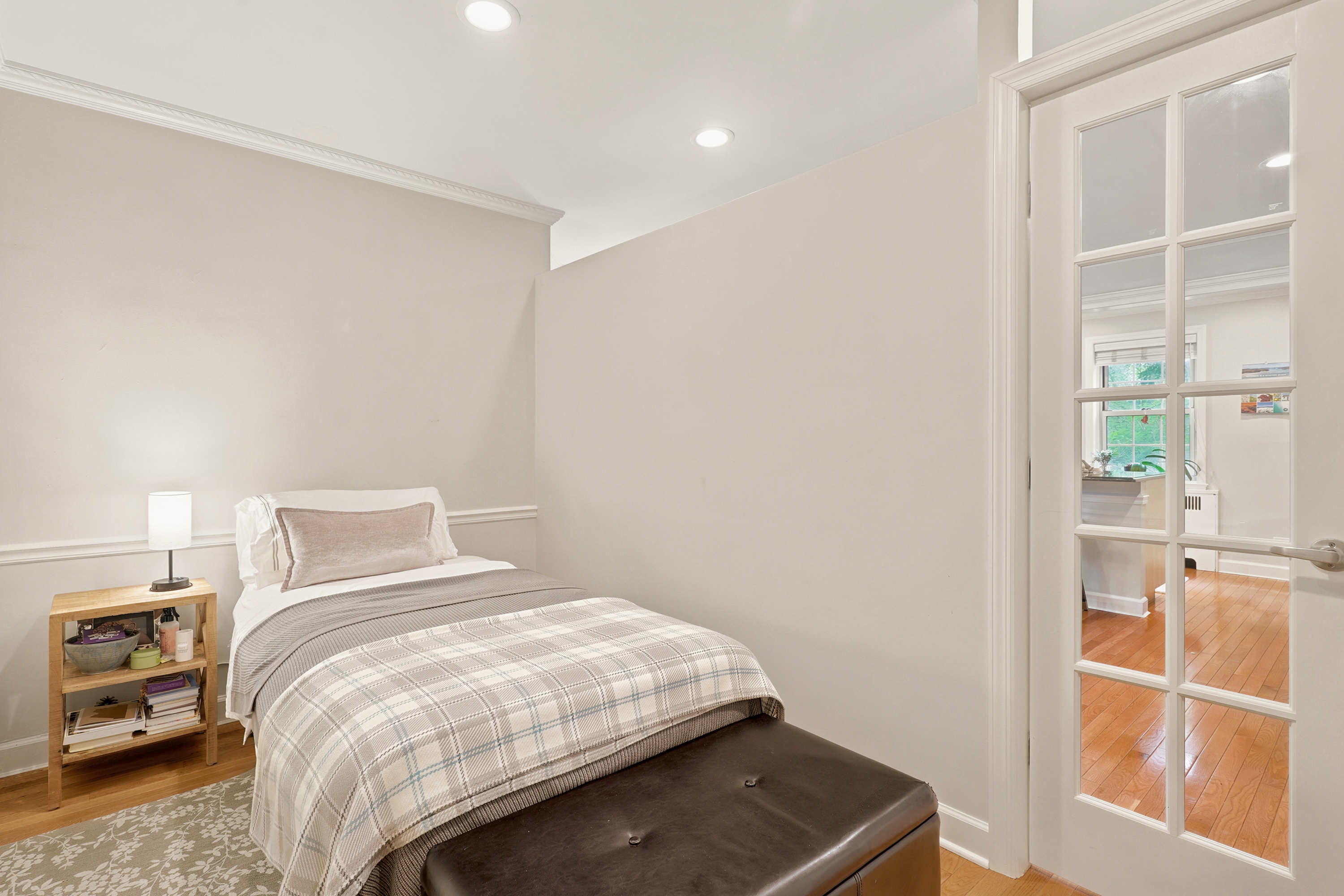  Beautifully updated first-floor studio in the gated Scarsdale Chateaux community - 物件實景
