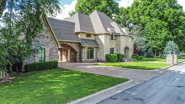 Tahlequah, Oklahoma, 74464, United States, 5 Bedrooms Bedrooms, ,5 BathroomsBathrooms,Residential,For Sale,1810638