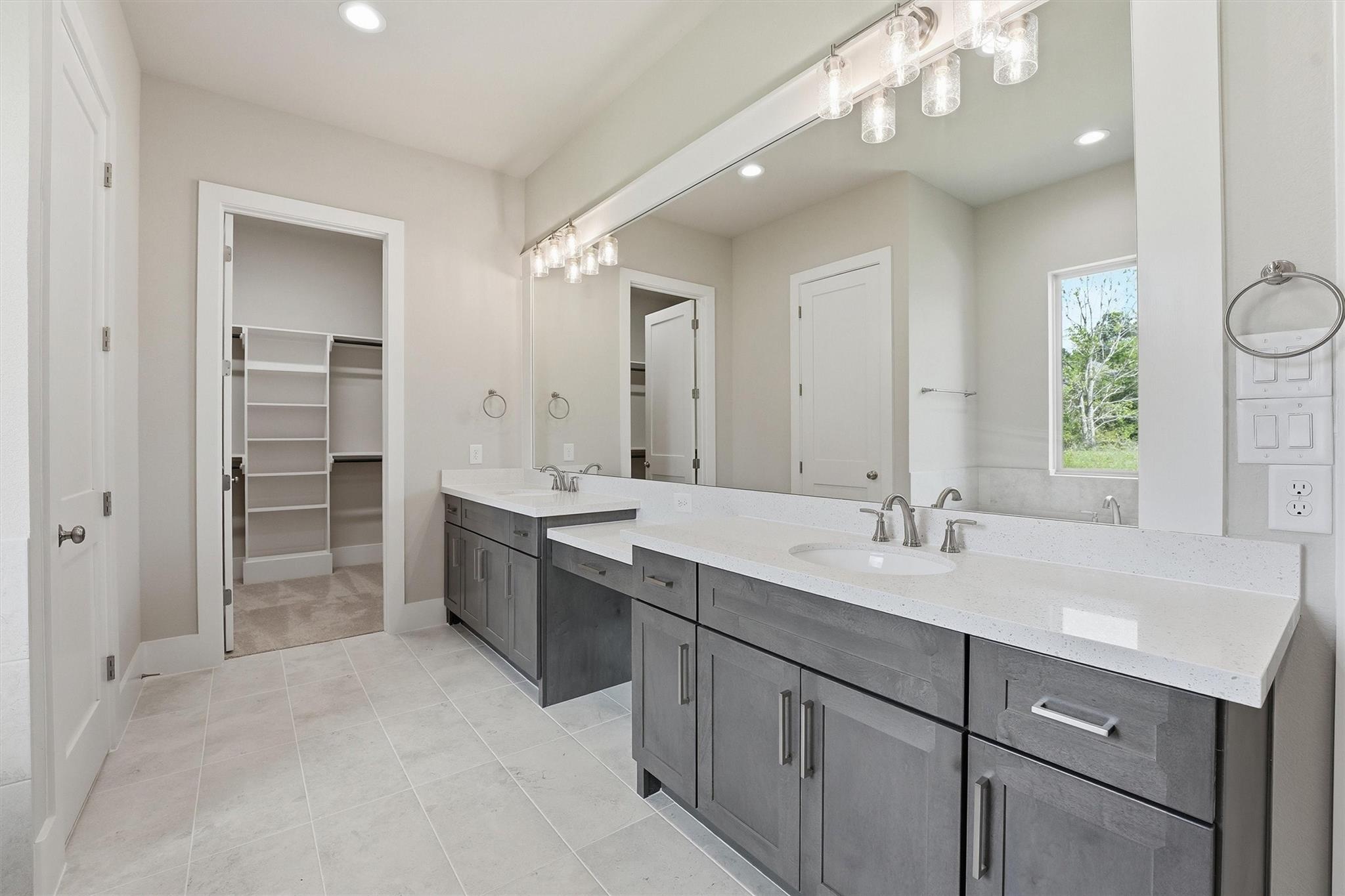 Montgomery, Texas, 77356, United States, 4 Bedrooms Bedrooms, ,5 BathroomsBathrooms,Residential,For Sale,2028408