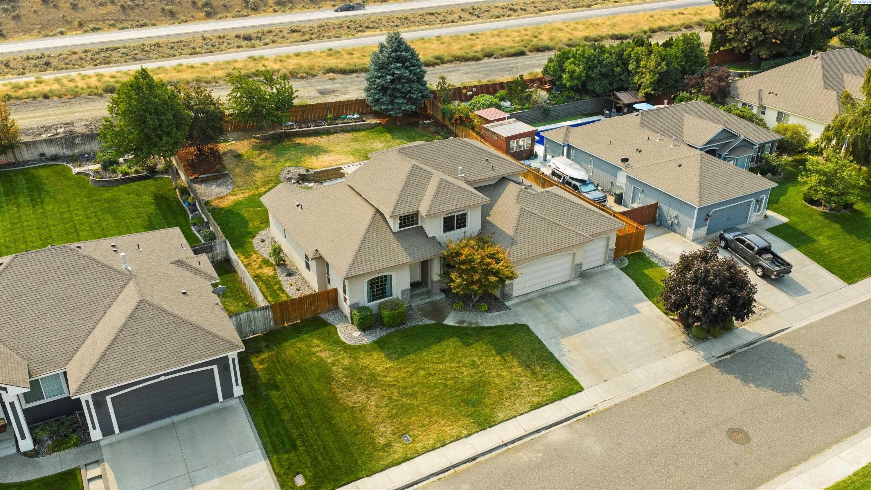 Richland, Washington, 99352, United States, 4 Bedrooms Bedrooms, ,3 BathroomsBathrooms,Residential,For Sale,1940830