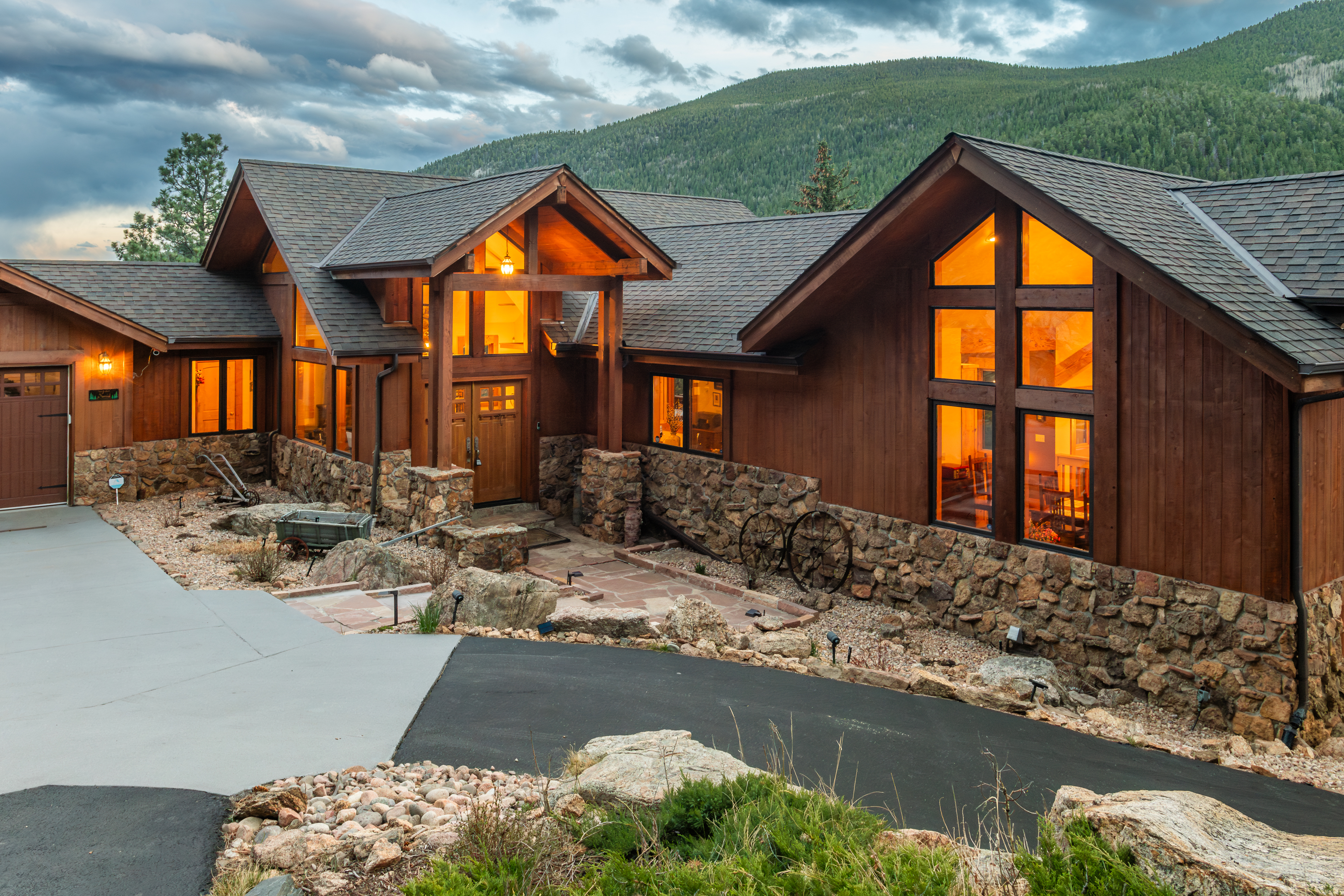  Main-Level Living in 2005-Built Timber Frame on Gentle 3.75 Acre Lot - 物件實景