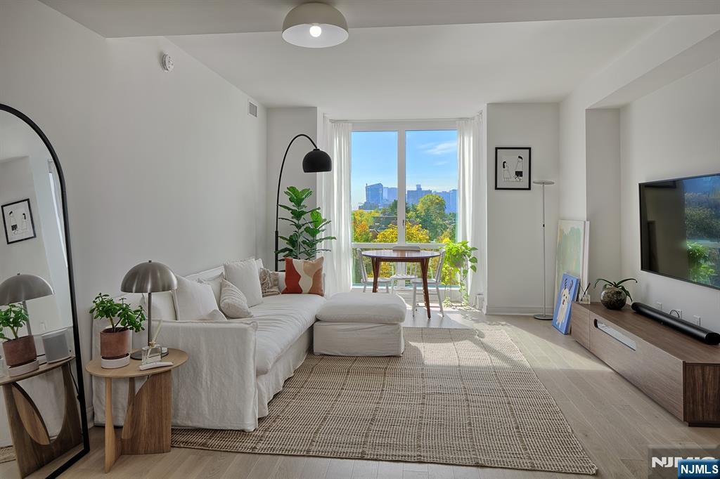 Hoboken, New Jersey, 07030, United States, 2 Bedrooms Bedrooms, ,2 BathroomsBathrooms,Residential,For Sale,1992140