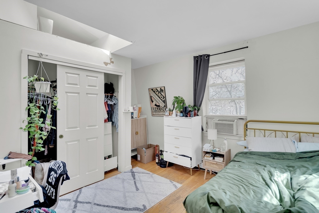 Cambridge, Massachusetts, 02138, United States, 20 Bedrooms Bedrooms, ,16 BathroomsBathrooms,Residential,For Sale,1898572