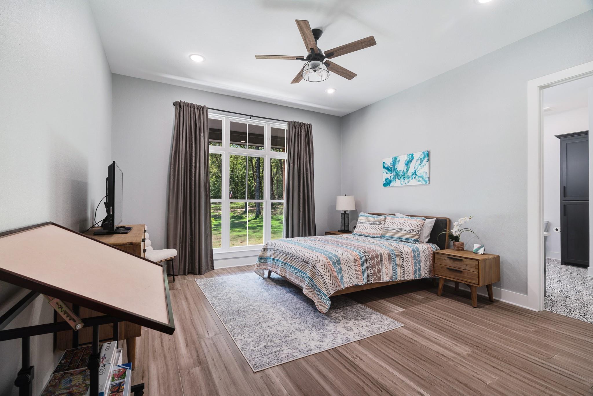 Paris, Texas, 75462, United States, 6 Bedrooms Bedrooms, ,5 BathroomsBathrooms,Residential,For Sale,1982546