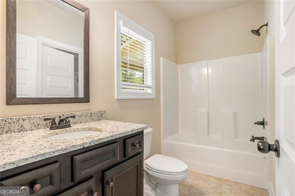 Forsyth, Georgia, 31029, United States, 5 Bedrooms Bedrooms, ,4 BathroomsBathrooms,Residential,For Sale,1860333