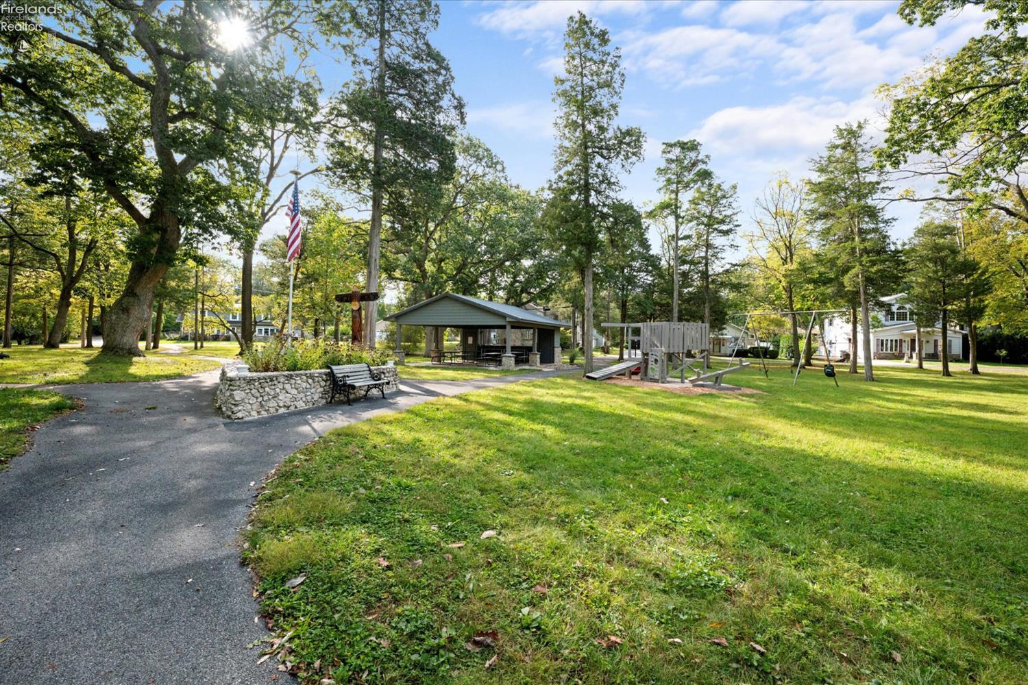 Port Clinton, Ohio, 43452, United States, 3 Bedrooms Bedrooms, ,3 BathroomsBathrooms,Residential,For Sale,1983148