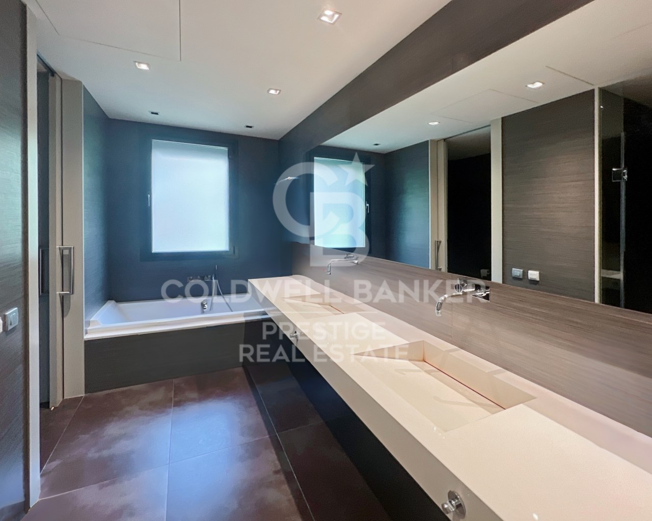 Barcelona, Catalonia, ES, 6 Bedrooms Bedrooms, ,4 BathroomsBathrooms,Residential,For Sale,1617647